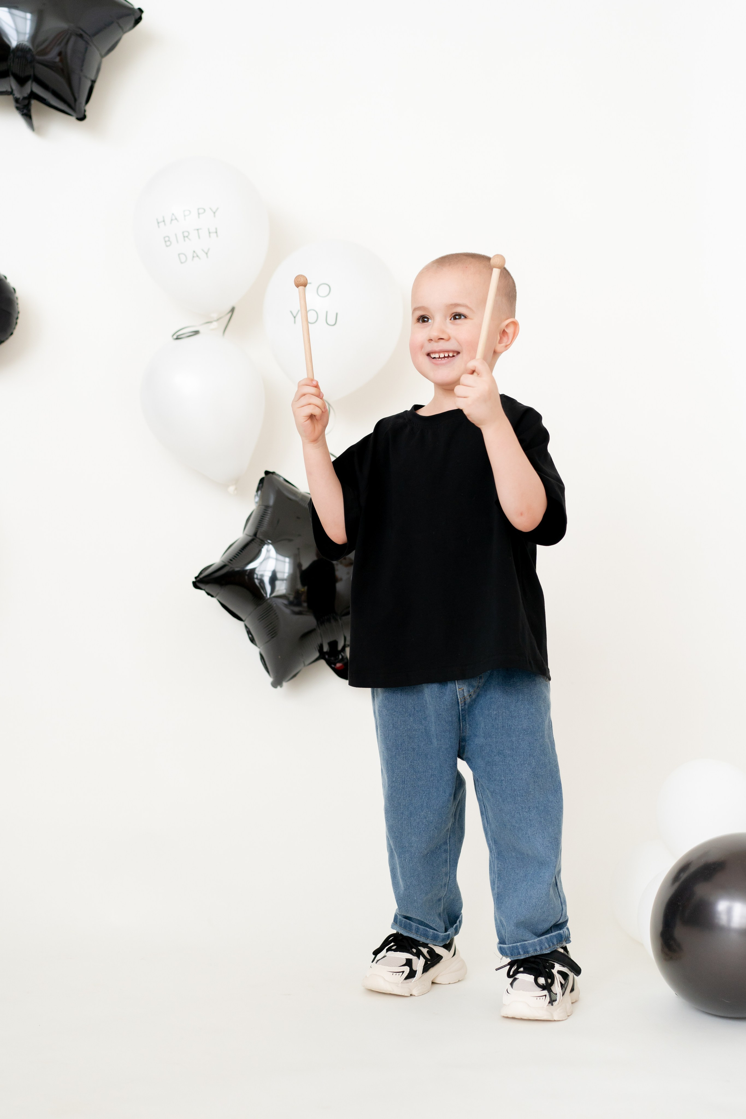 С Днём Рождения ребенка, портрет. Детская, семейная фотостудия в Санкт-Петербурге
