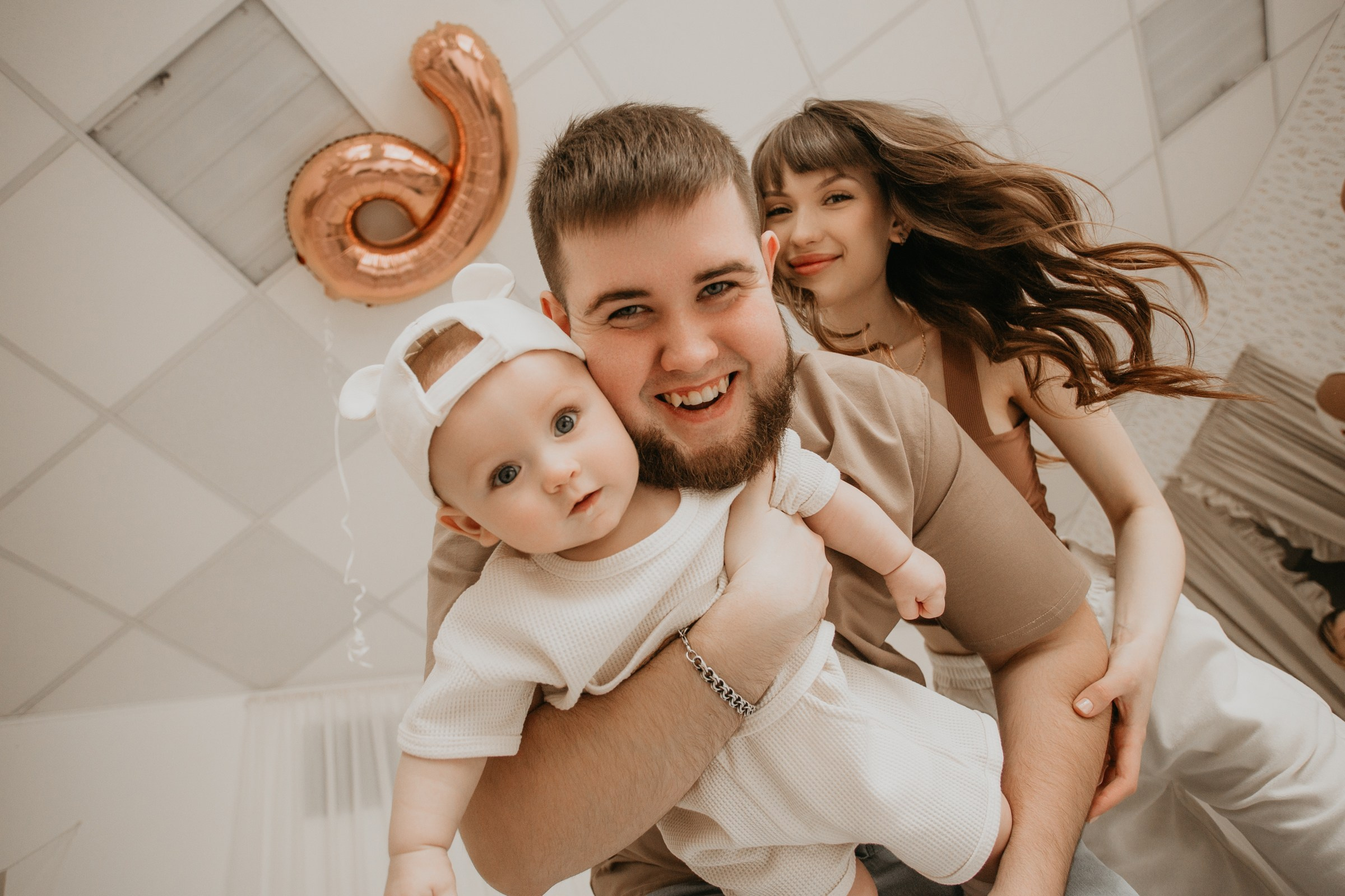 Ангелина и Егор с семьей. Свадебный и семейный фотограф в Тюмени Александр Виноградов