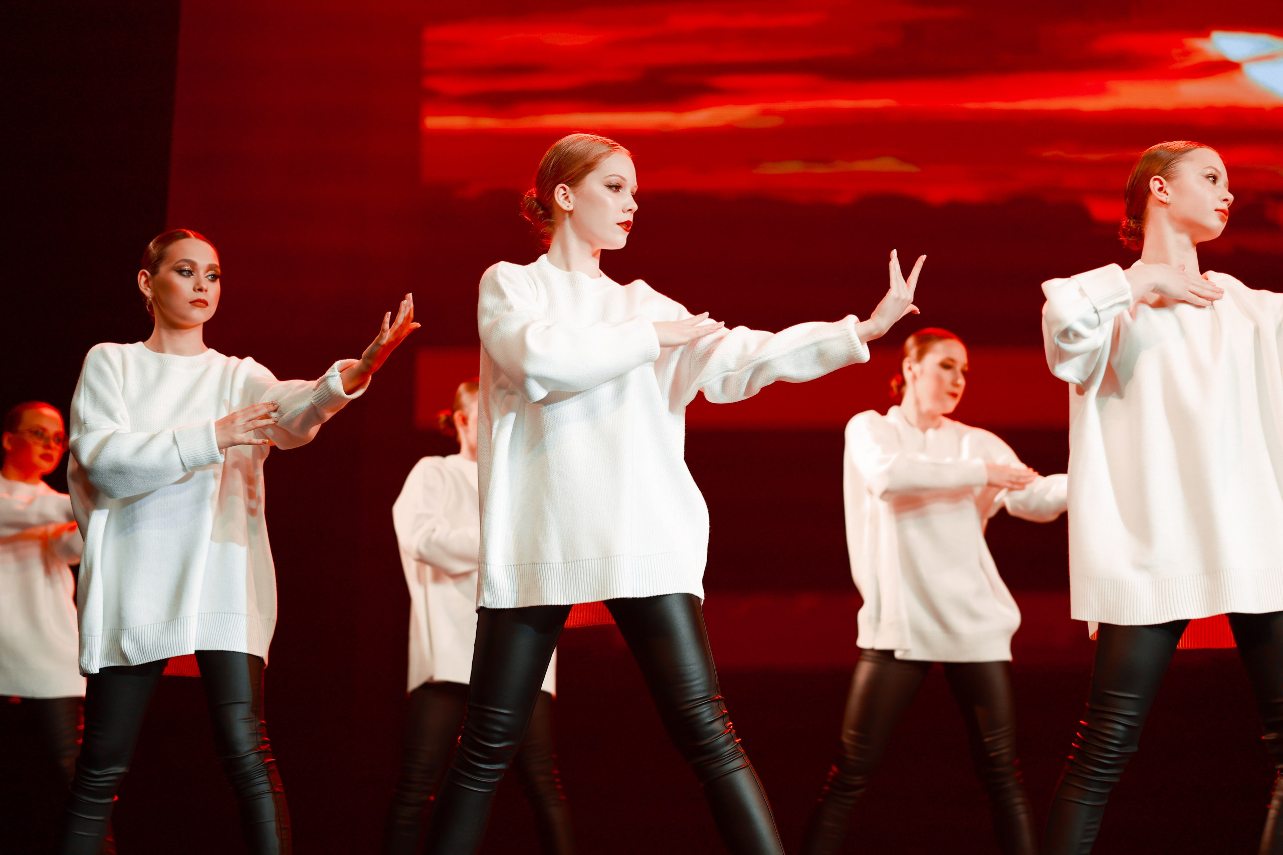 TODES Новогодняя перезагрузка 2024. MIG — студия спортивной фотографии Михаила Голянского