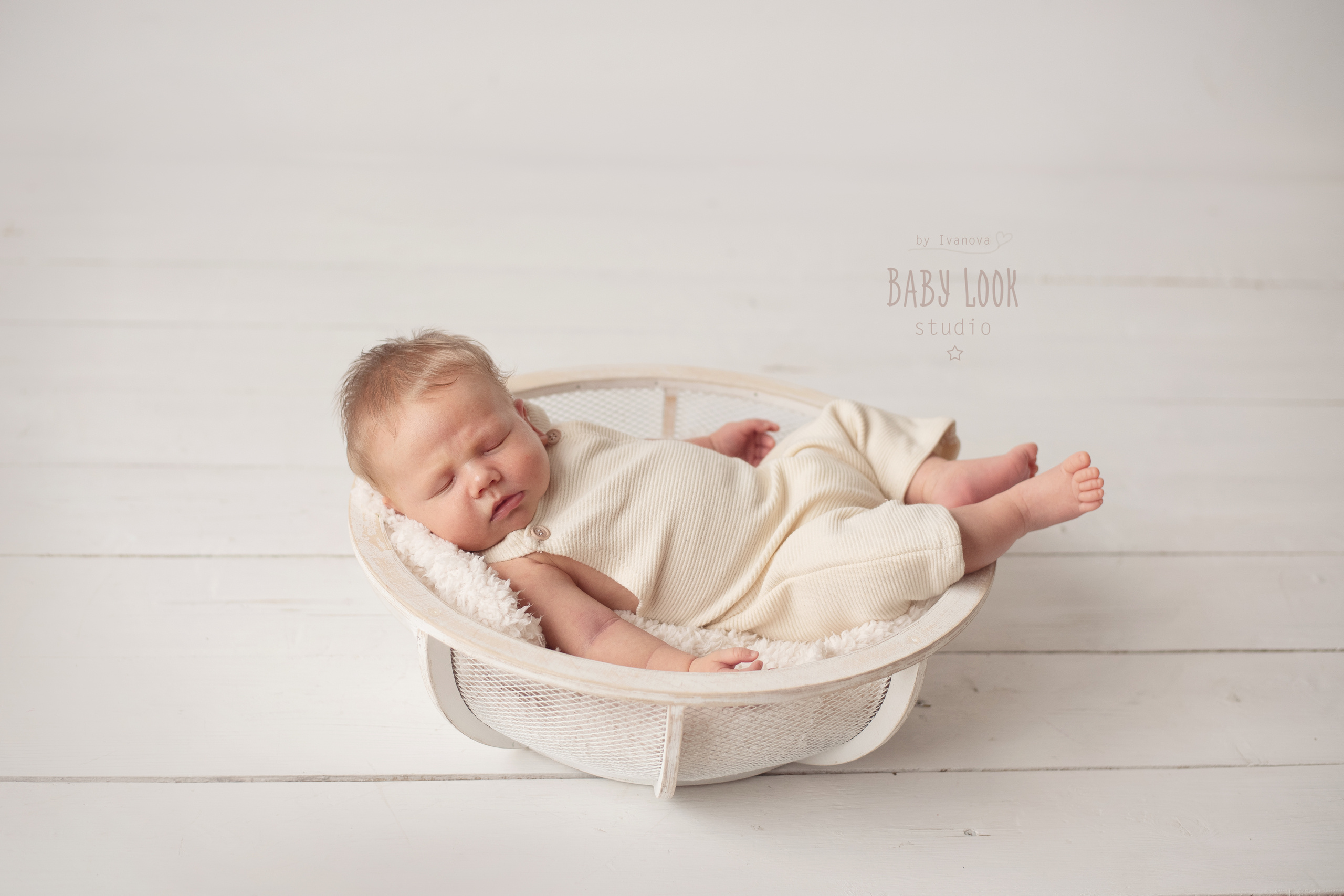 Фотосессия до года в Пскове. Фотограф новорожденных , семейный и  детский фотограф в Пскове Иванова