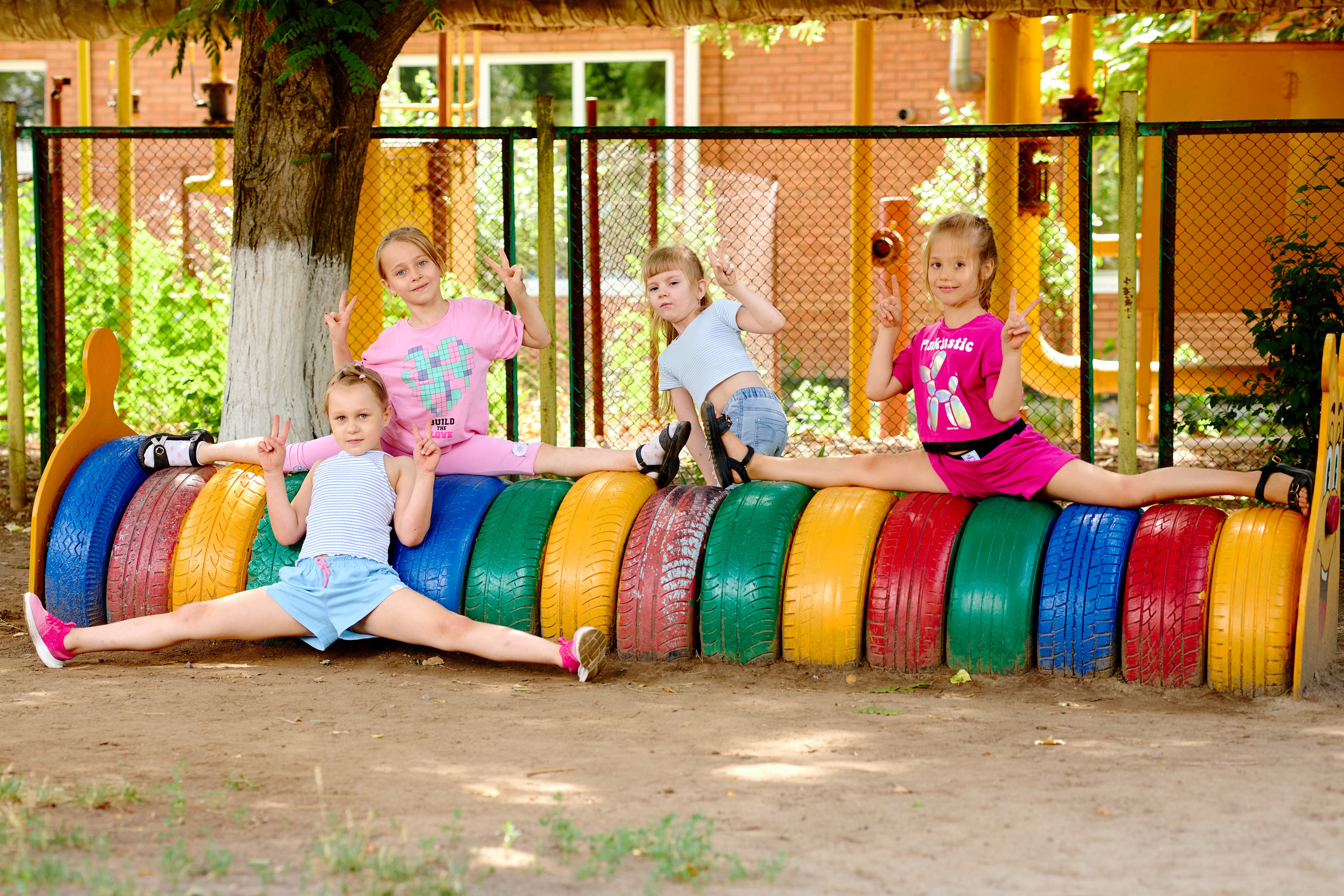 Пример летней съемки в детском саду № 92 Старшая группа Радуга. Фотограф Выпускные альбомы Таганрог Сергей Коробченко