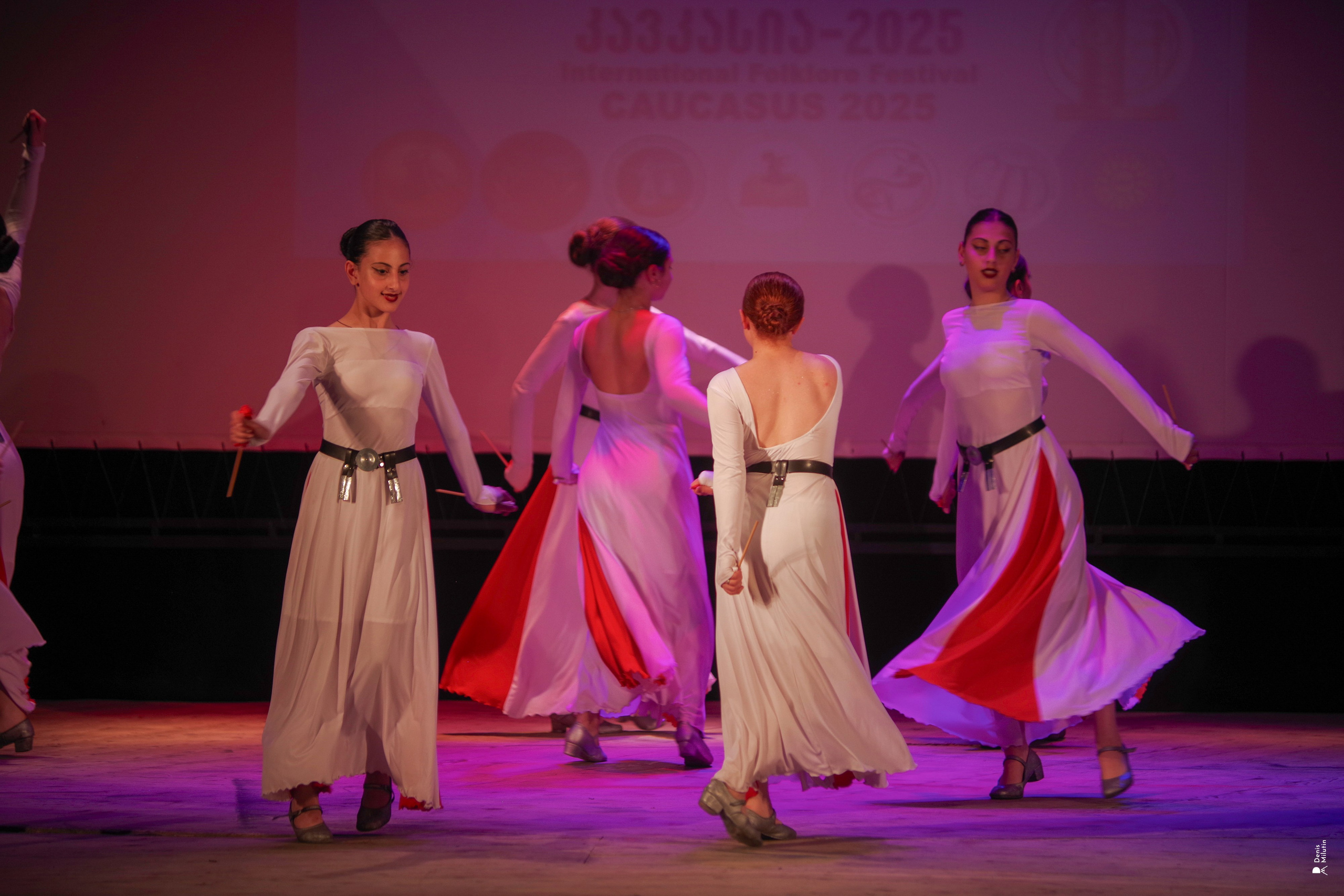 Танцы в прекрасном Они. Портретный фотограф Денис Милютин