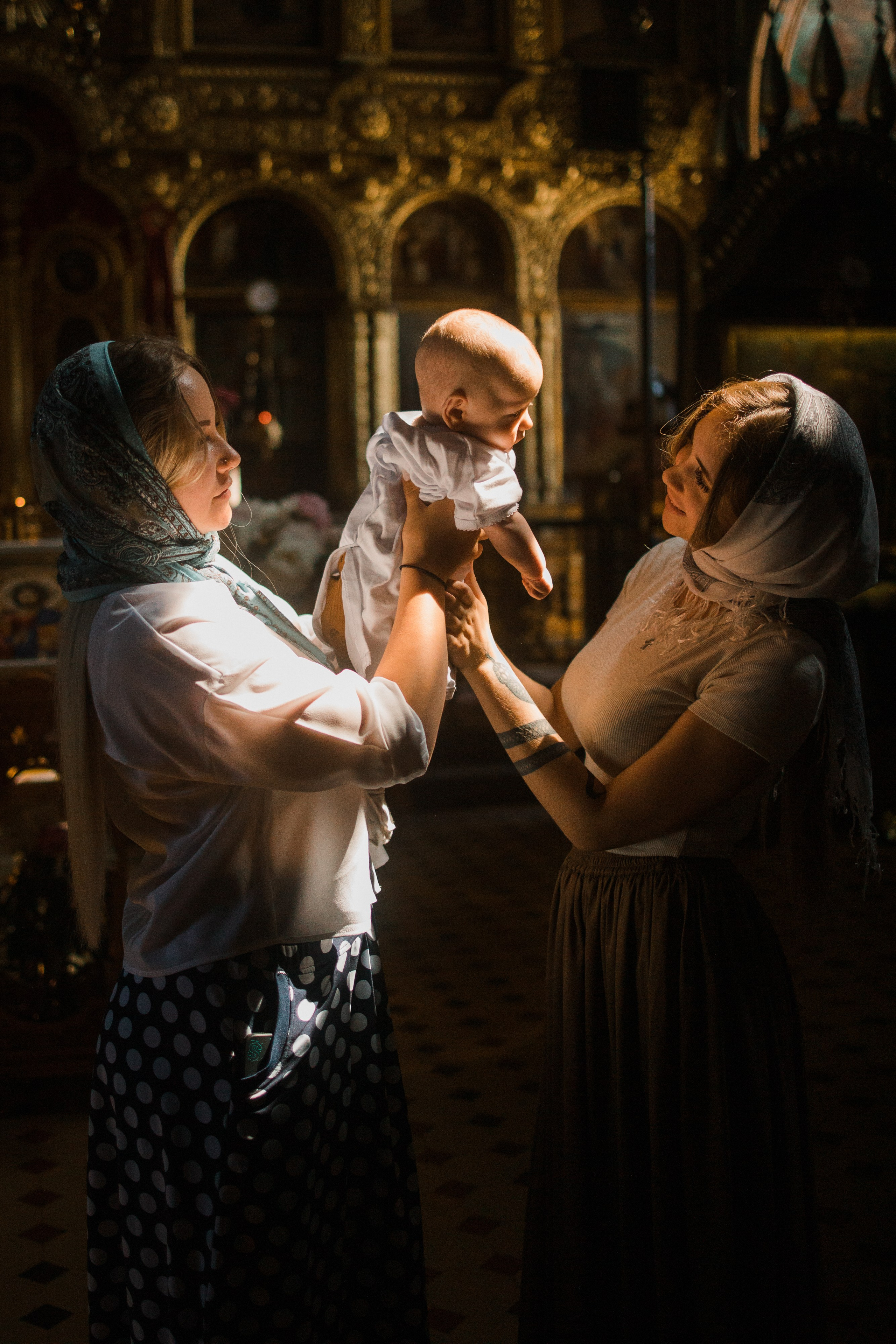 Фотосъемка крестин ребенка в Москве. Выпускные альбомы в Серпухове
