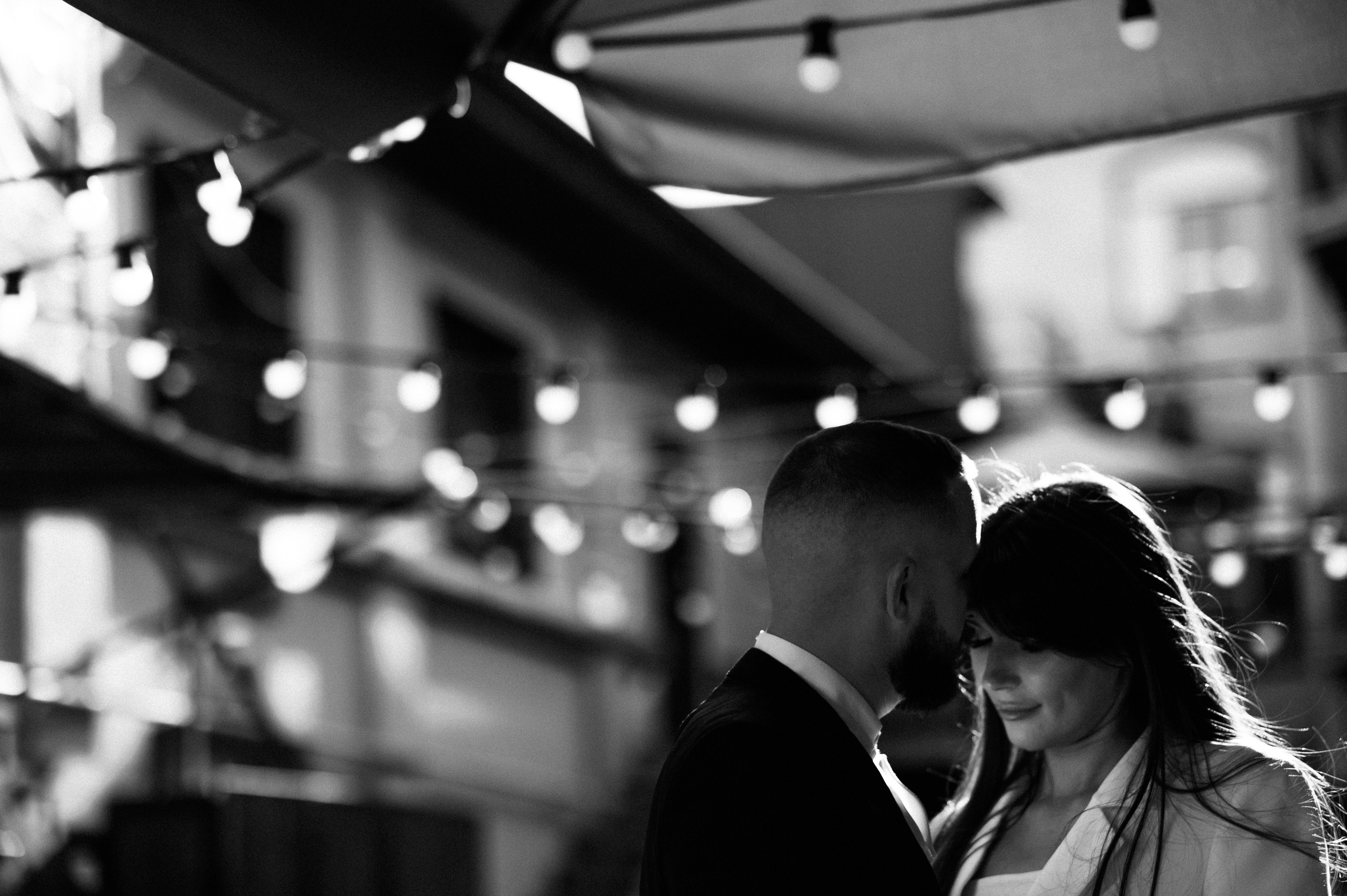 Astrakhan street wedding. Wedding photographer