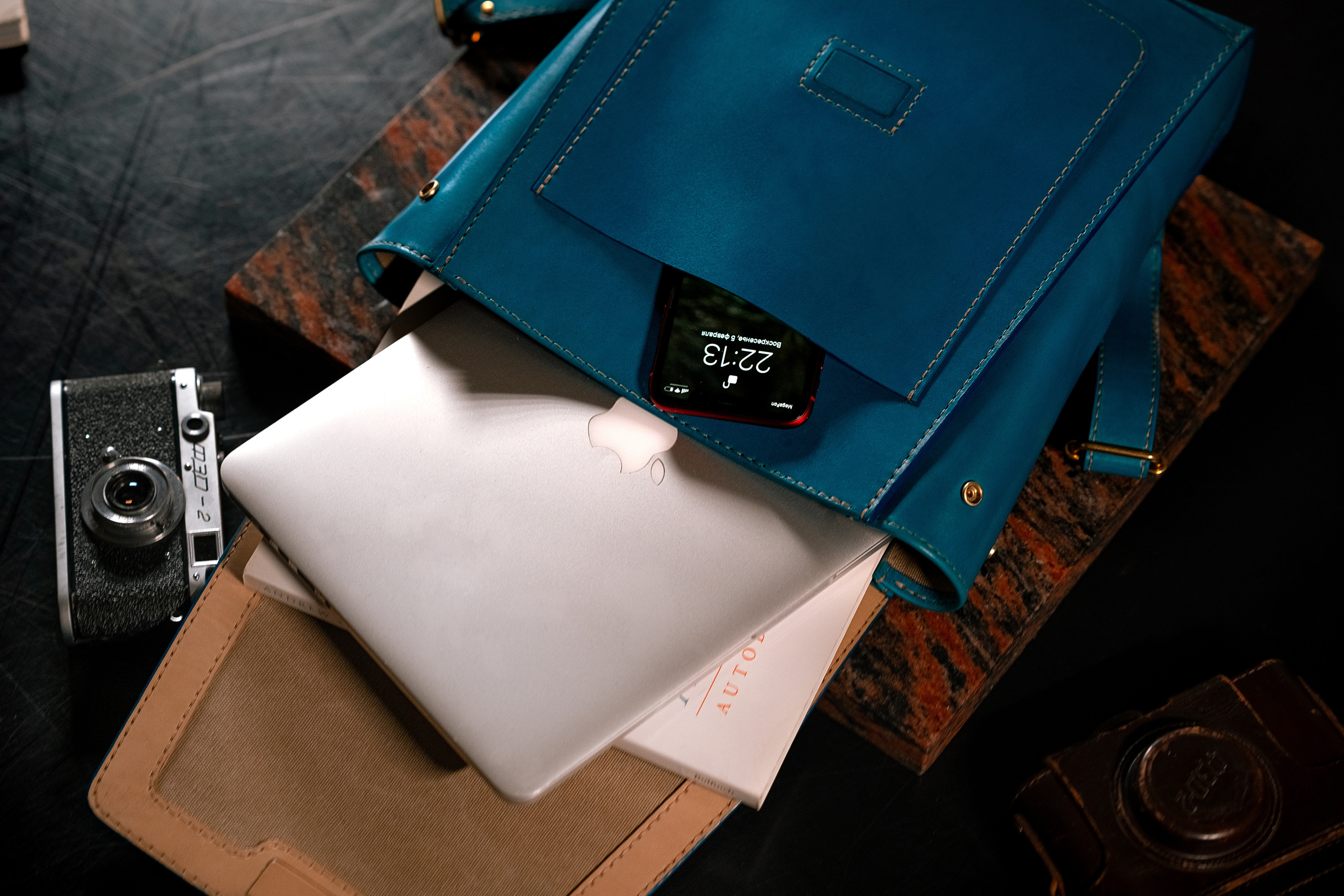 Контент-съемка, кожаный рюкзак для кожевенной мастерской Aaltos.ru. Юля Дэй • Фотограф, Санкт-Петербург