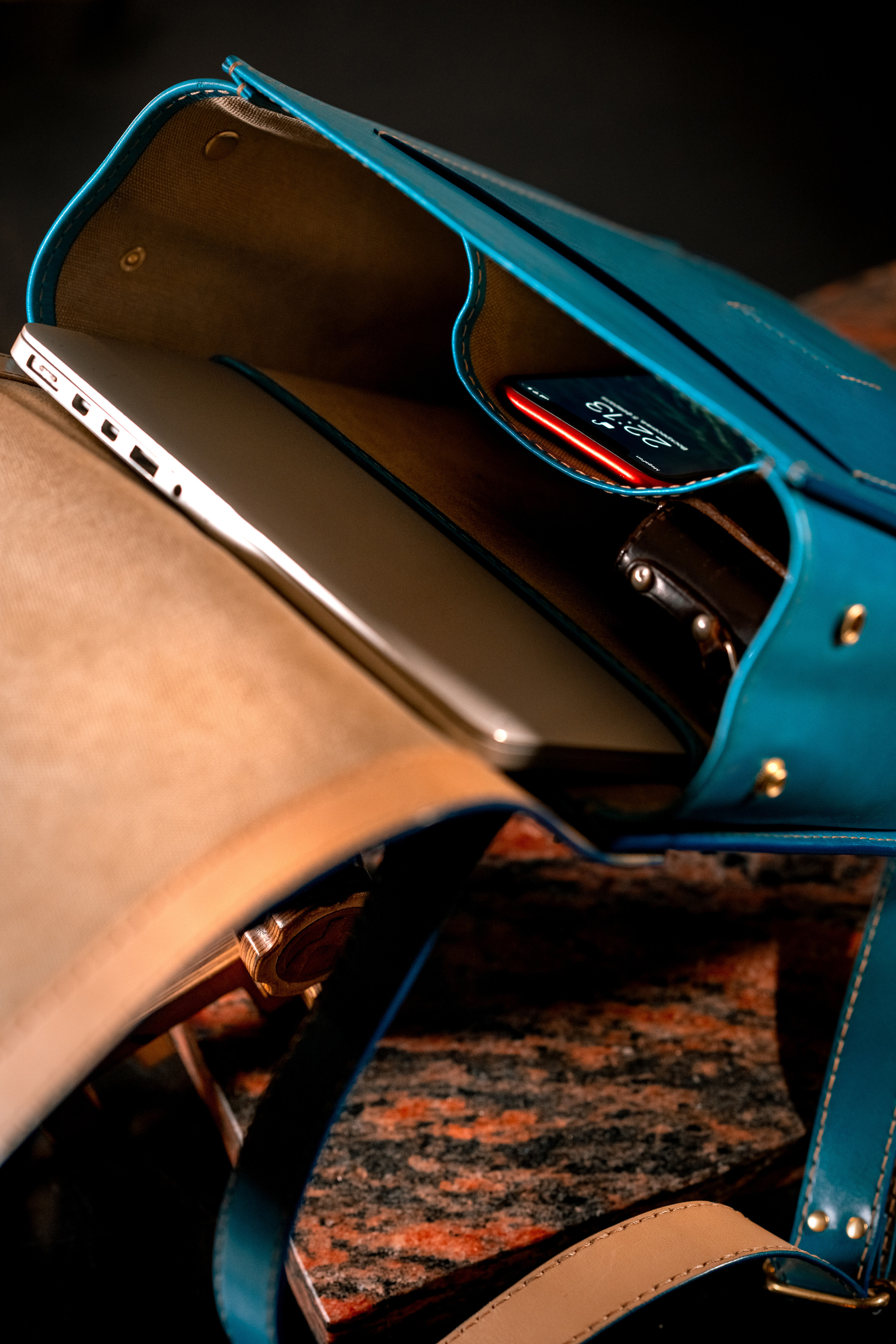 Контент-съемка, кожаный рюкзак для кожевенной мастерской Aaltos.ru. Юля Дэй • Фотограф, Санкт-Петербург