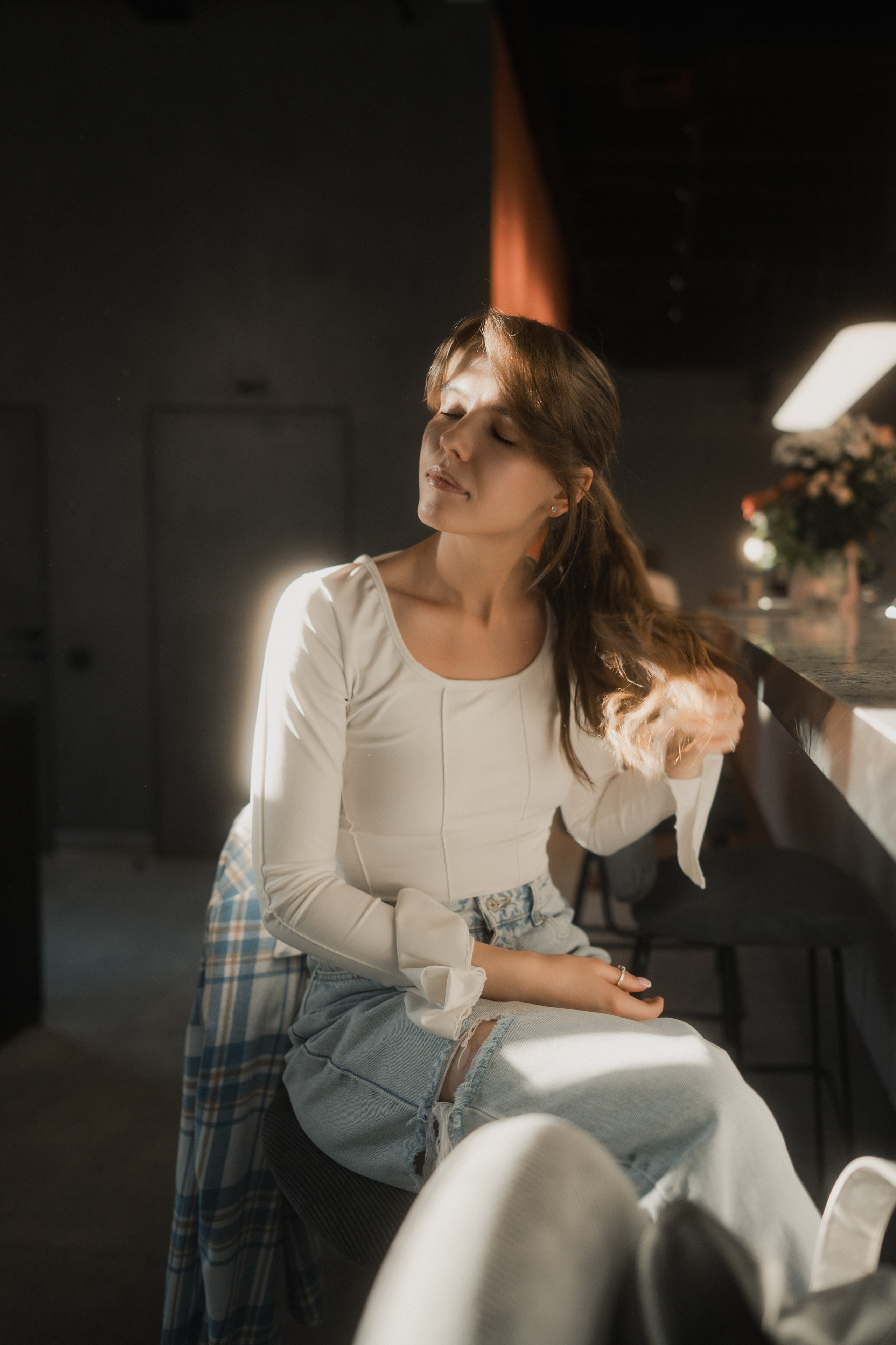 Coffee Shop Photoshoot with Darya in Kazan — Anton Avanzato