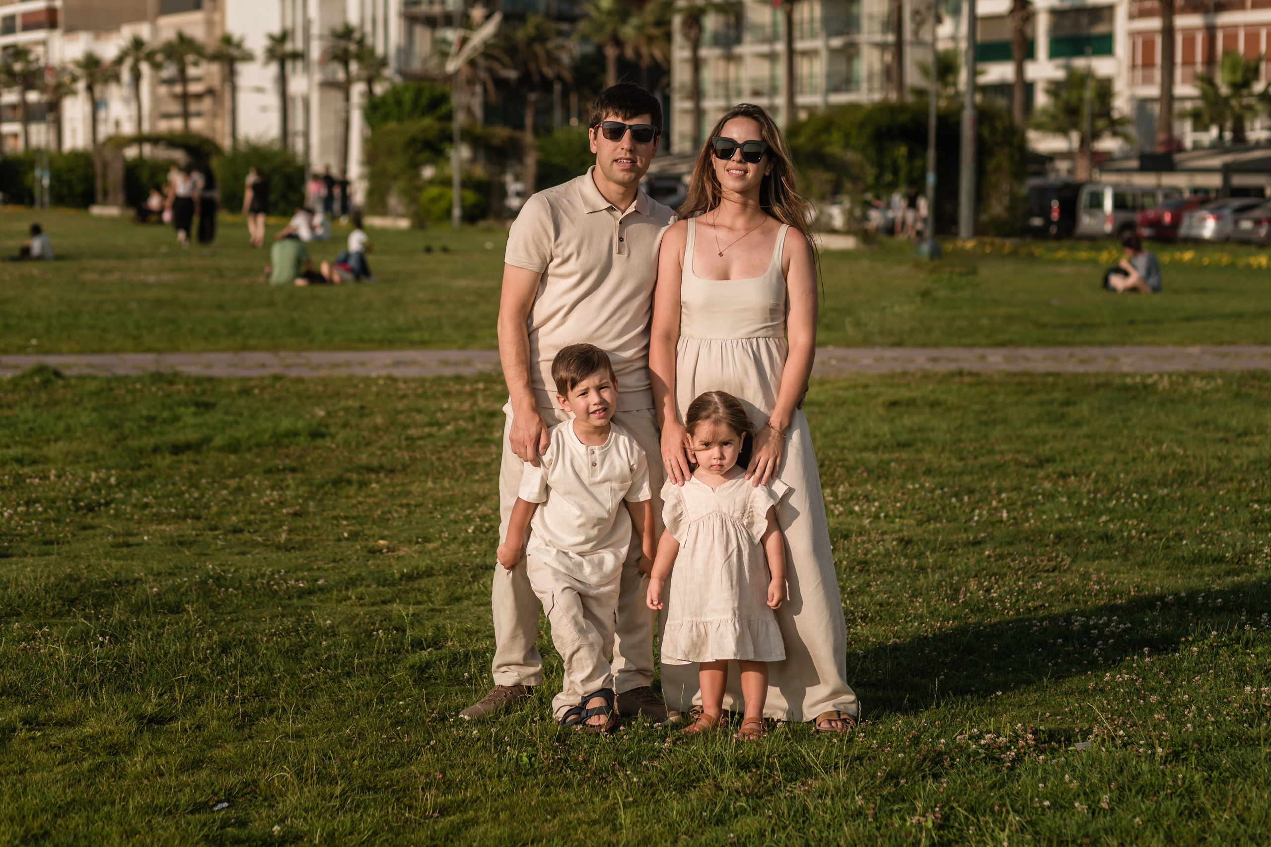 Family photoshooting ai izmir. Professional family and children’s photographer in Izmir Irina Eron