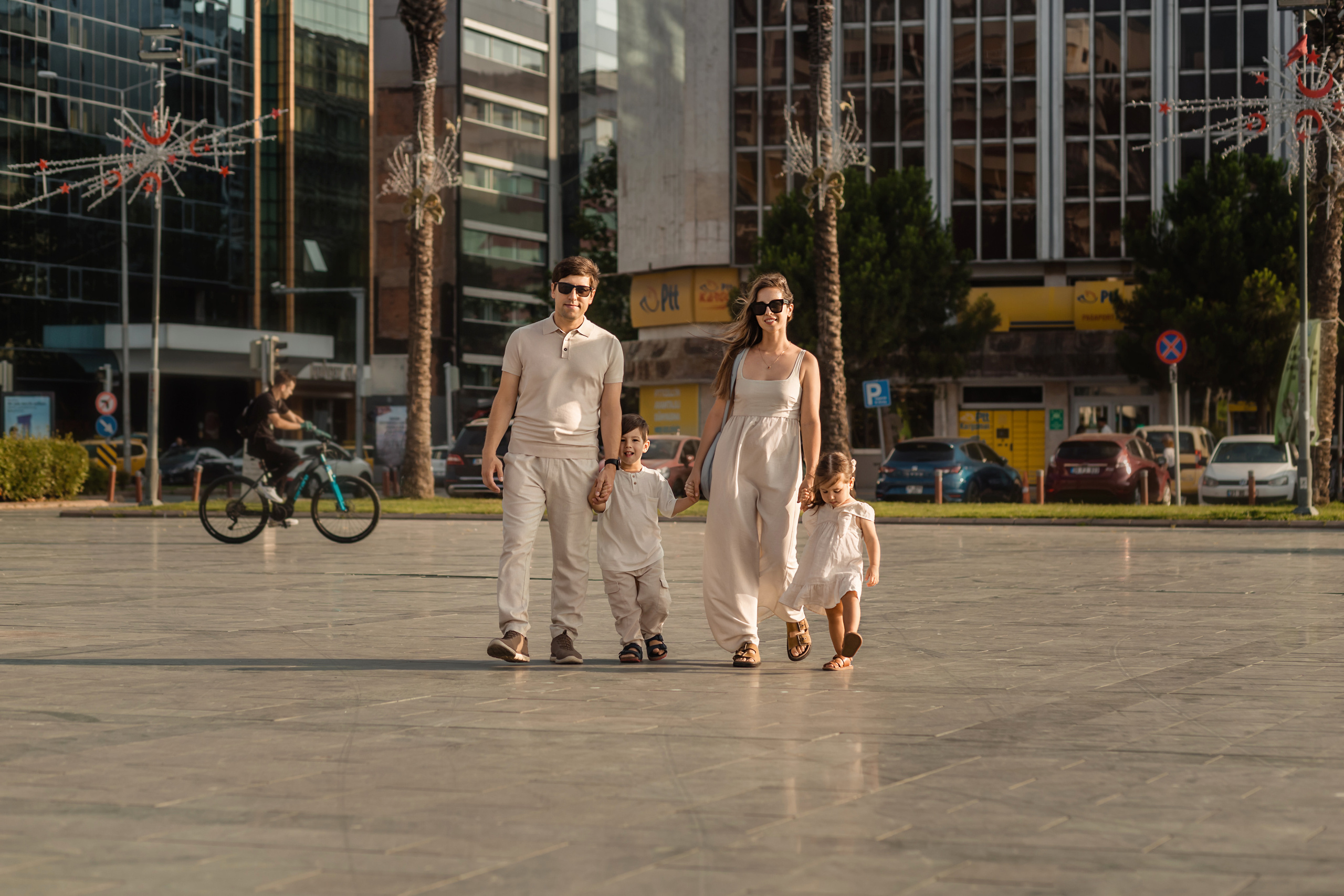 Family photoshooting ai izmir. Professional family and children’s photographer in Izmir Irina Eron