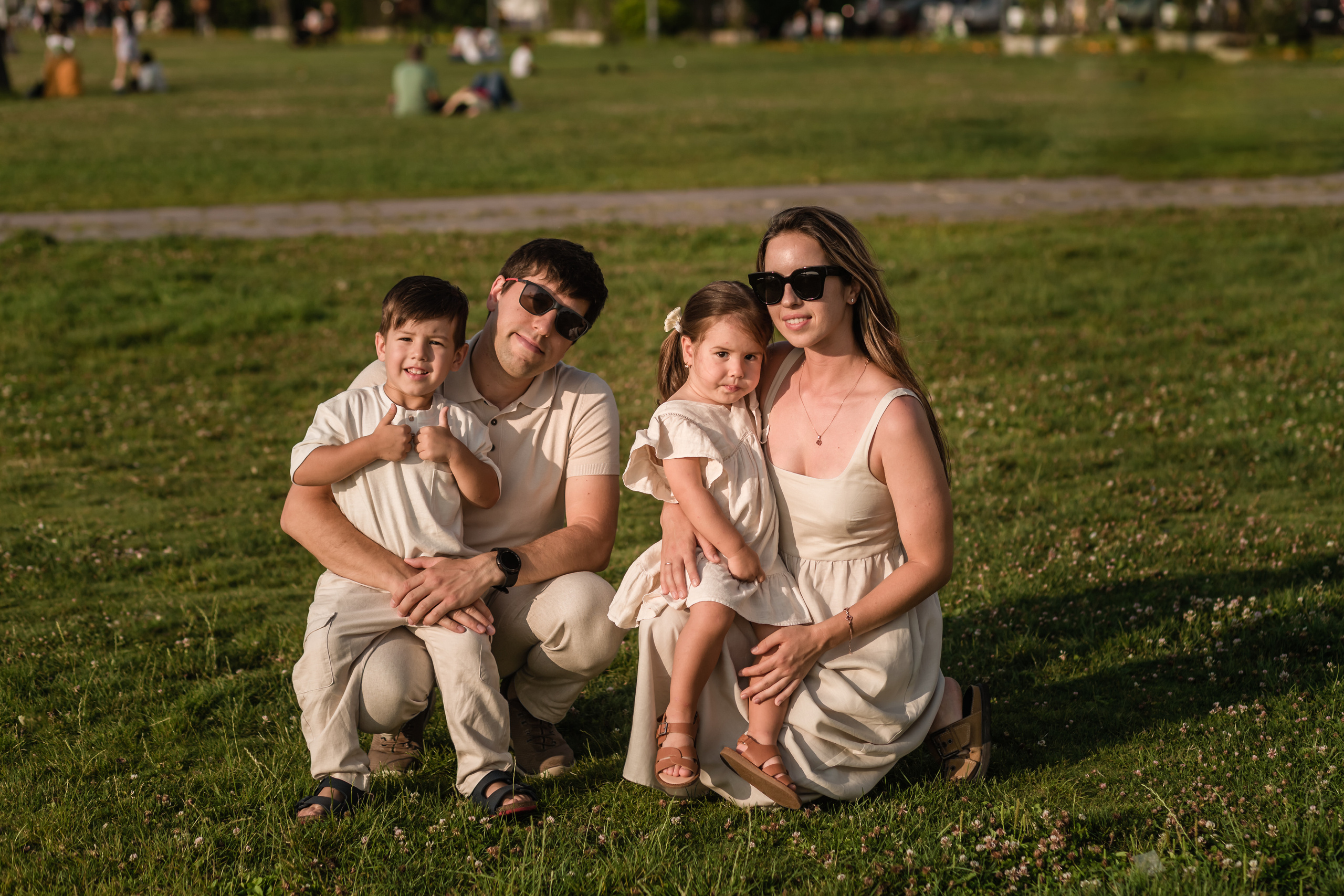 Family photoshooting ai izmir. Professional family and children’s photographer in Izmir Irina Eron