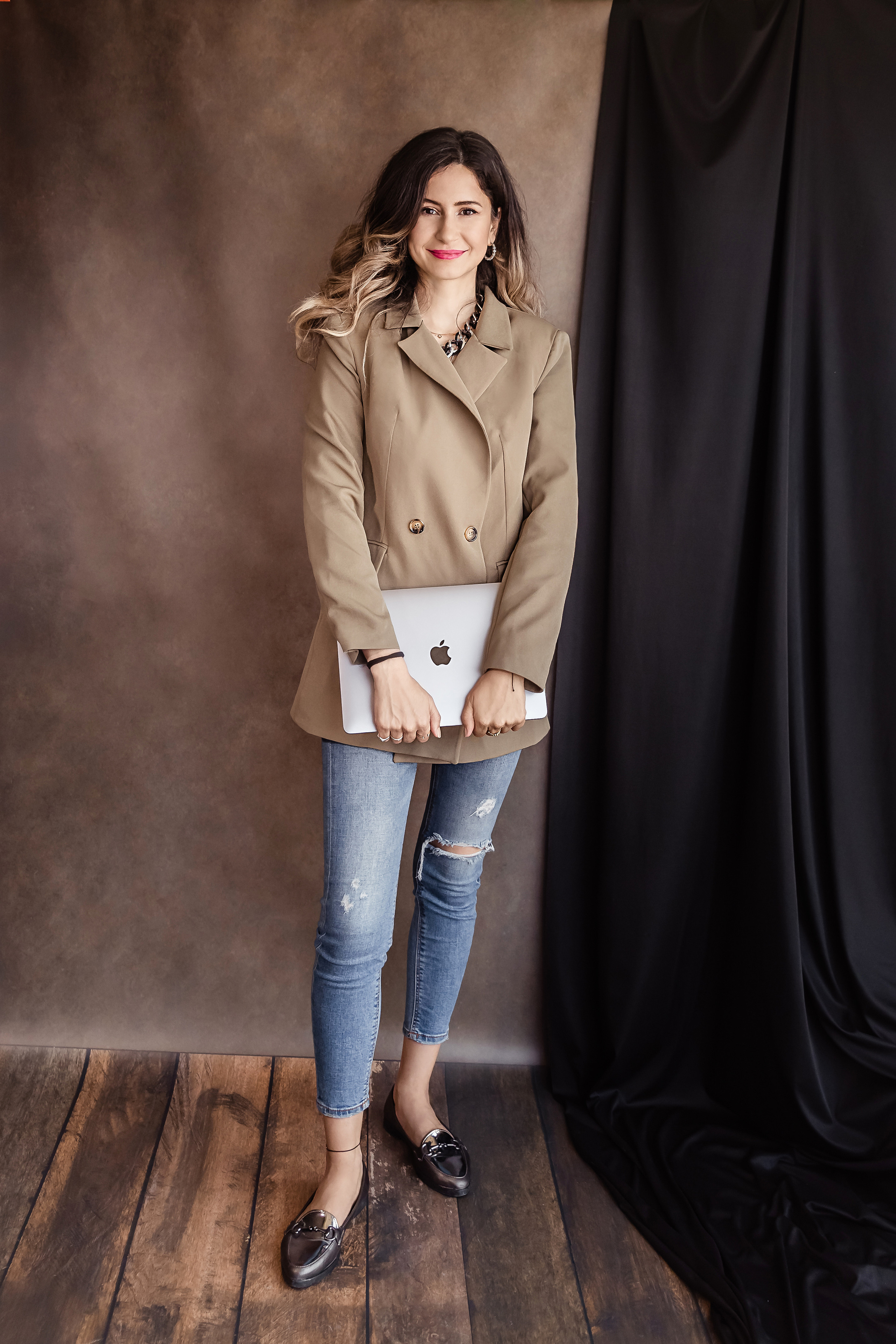 Content photo session for Irina and Hanife. Studio. Professional family and children’s photographer in Izmir Irina Eron