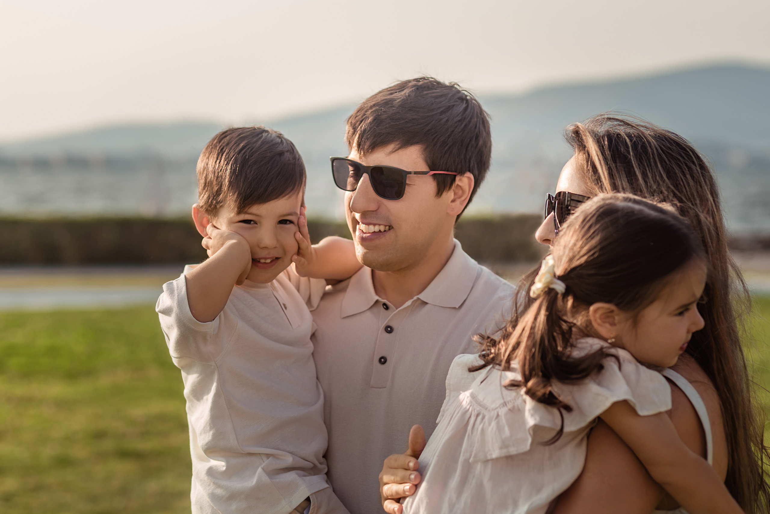 Family photoshooting ai izmir. Professional family and children’s photographer in Izmir Irina Eron