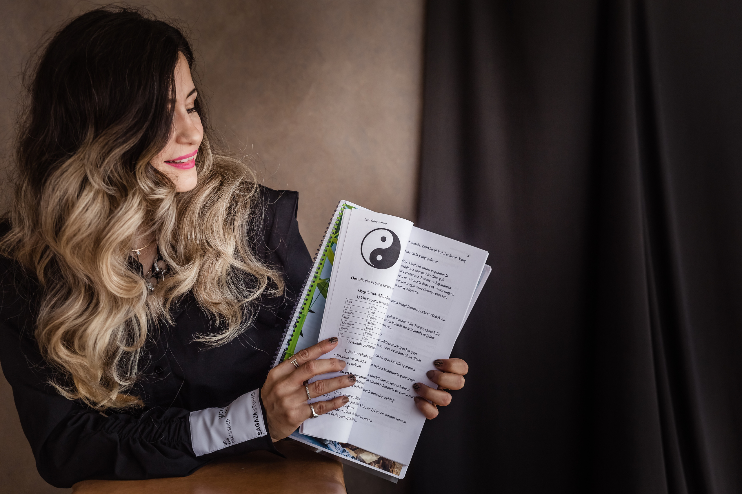 Content photo session for Irina and Hanife. Studio. Professional family and children’s photographer in Izmir Irina Eron