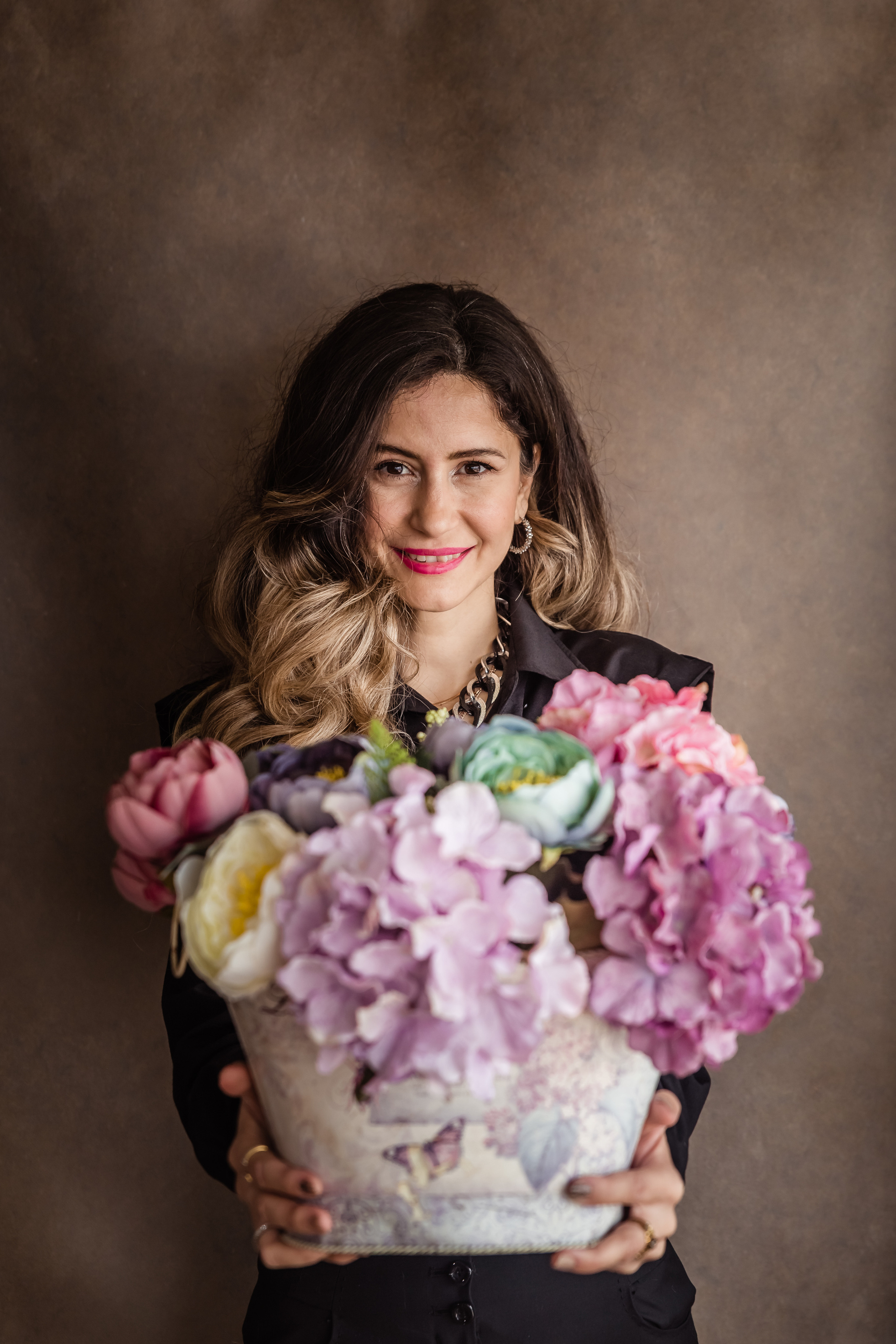 Content photo session for Irina and Hanife. Studio. Professional family and children’s photographer in Izmir Irina Eron