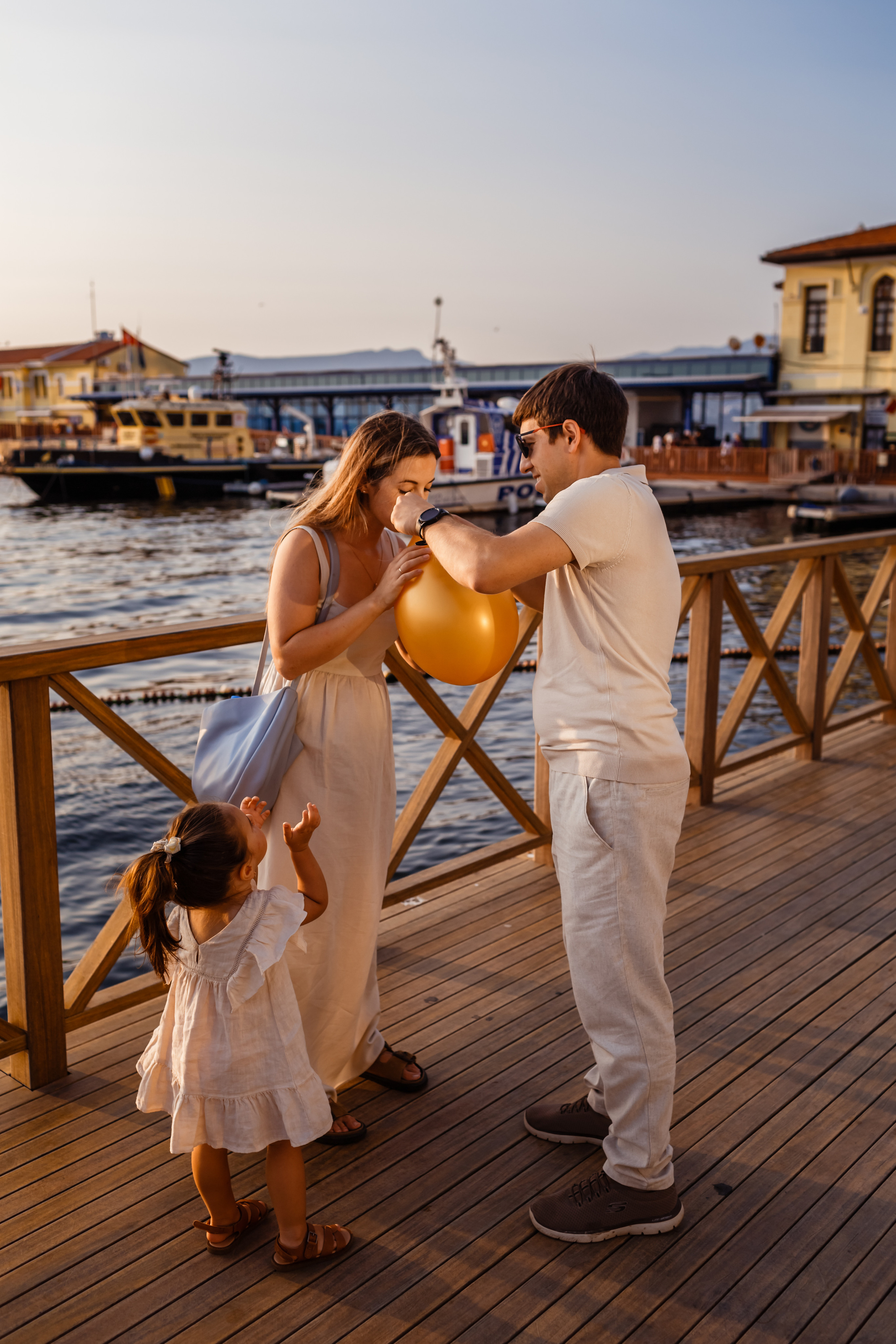 Family photoshooting ai izmir. Professional family and children’s photographer in Izmir Irina Eron