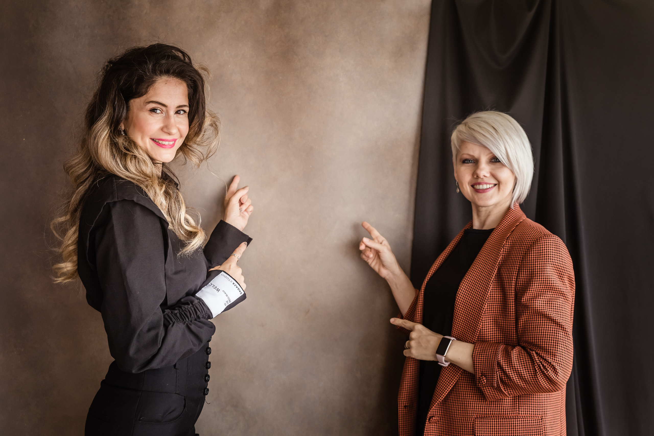 Content photo session for Irina and Hanife. Studio. Professional family and children’s photographer in Izmir Irina Eron