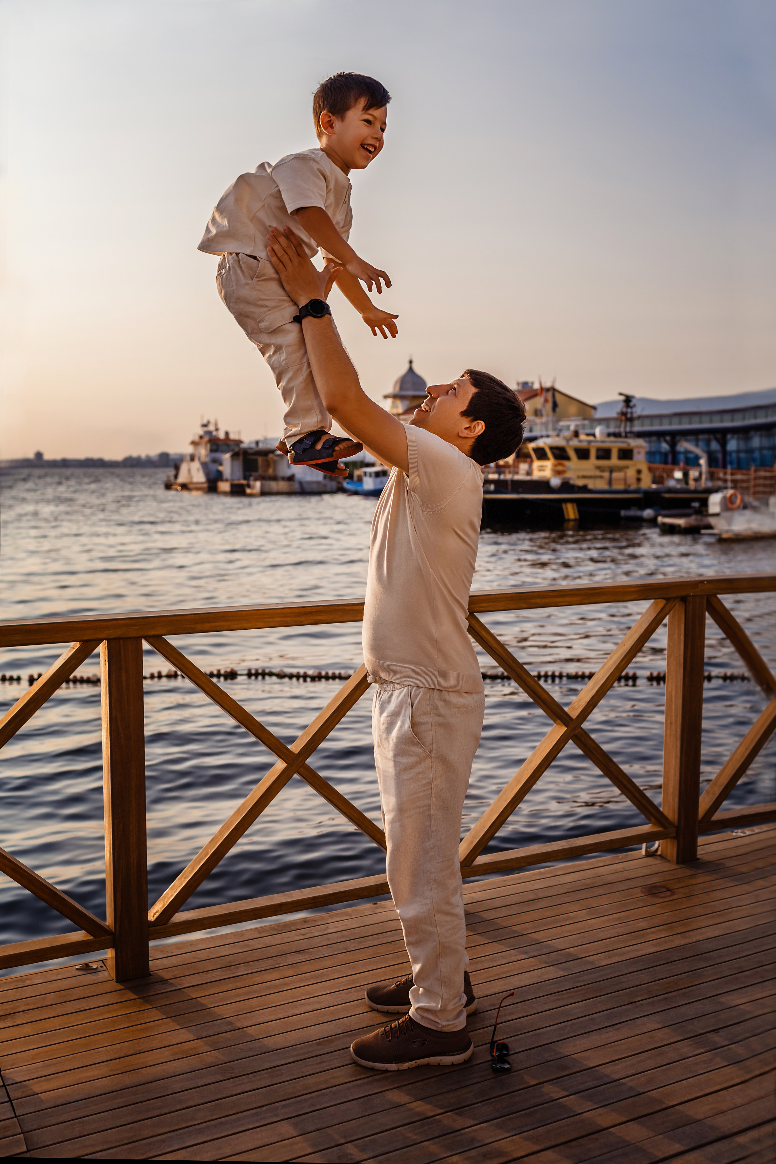 Family photoshooting ai izmir. Professional family and children’s photographer in Izmir Irina Eron