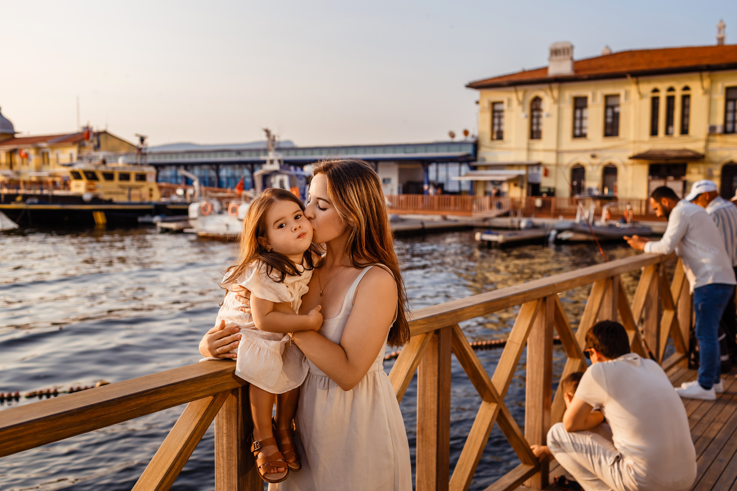 Family photoshooting ai izmir. Professional family and children’s photographer in Izmir Irina Eron