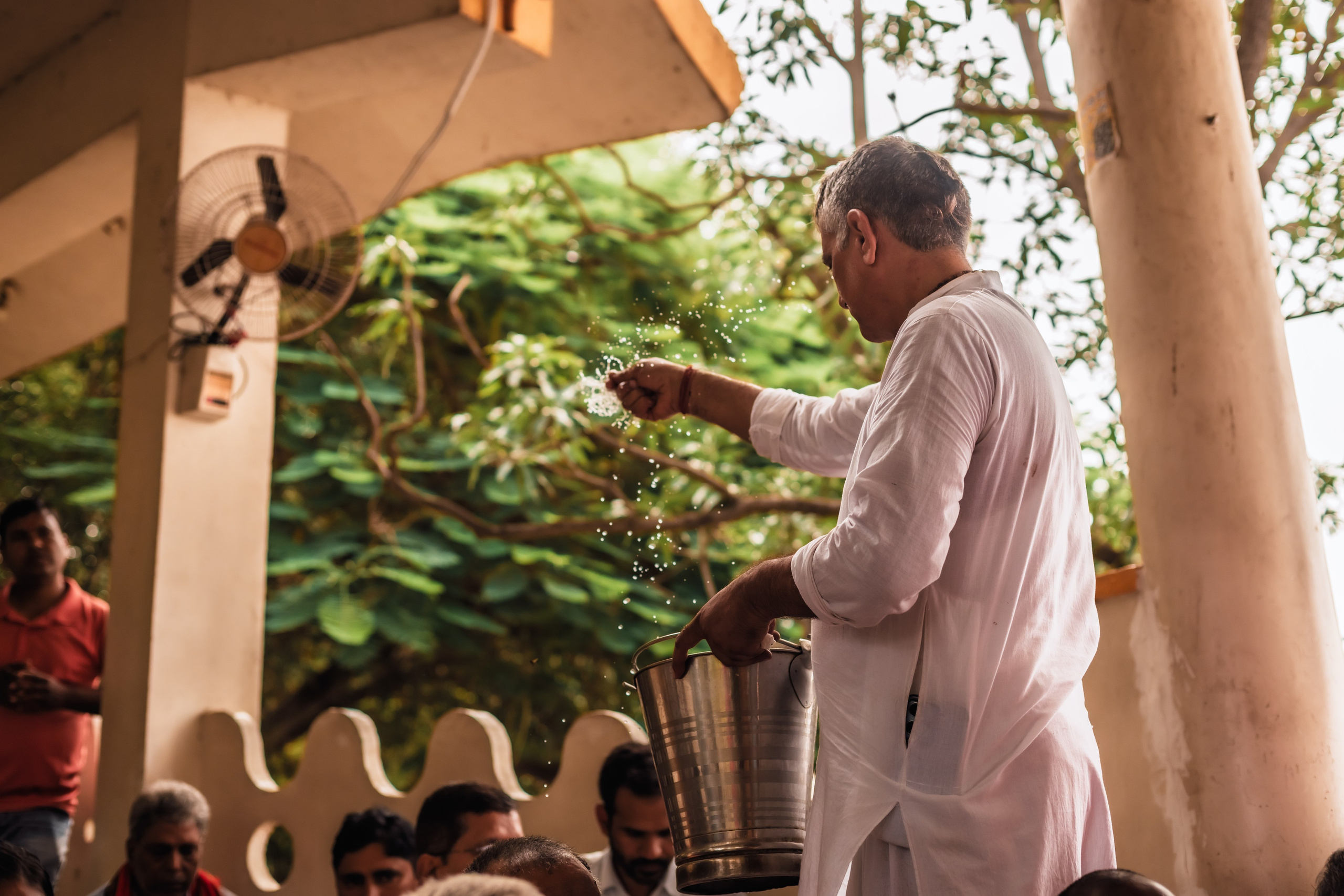 Abhisheka Devraha Baba on Sri Devdas ji maharaj bd. Mariam Bagdasaryan