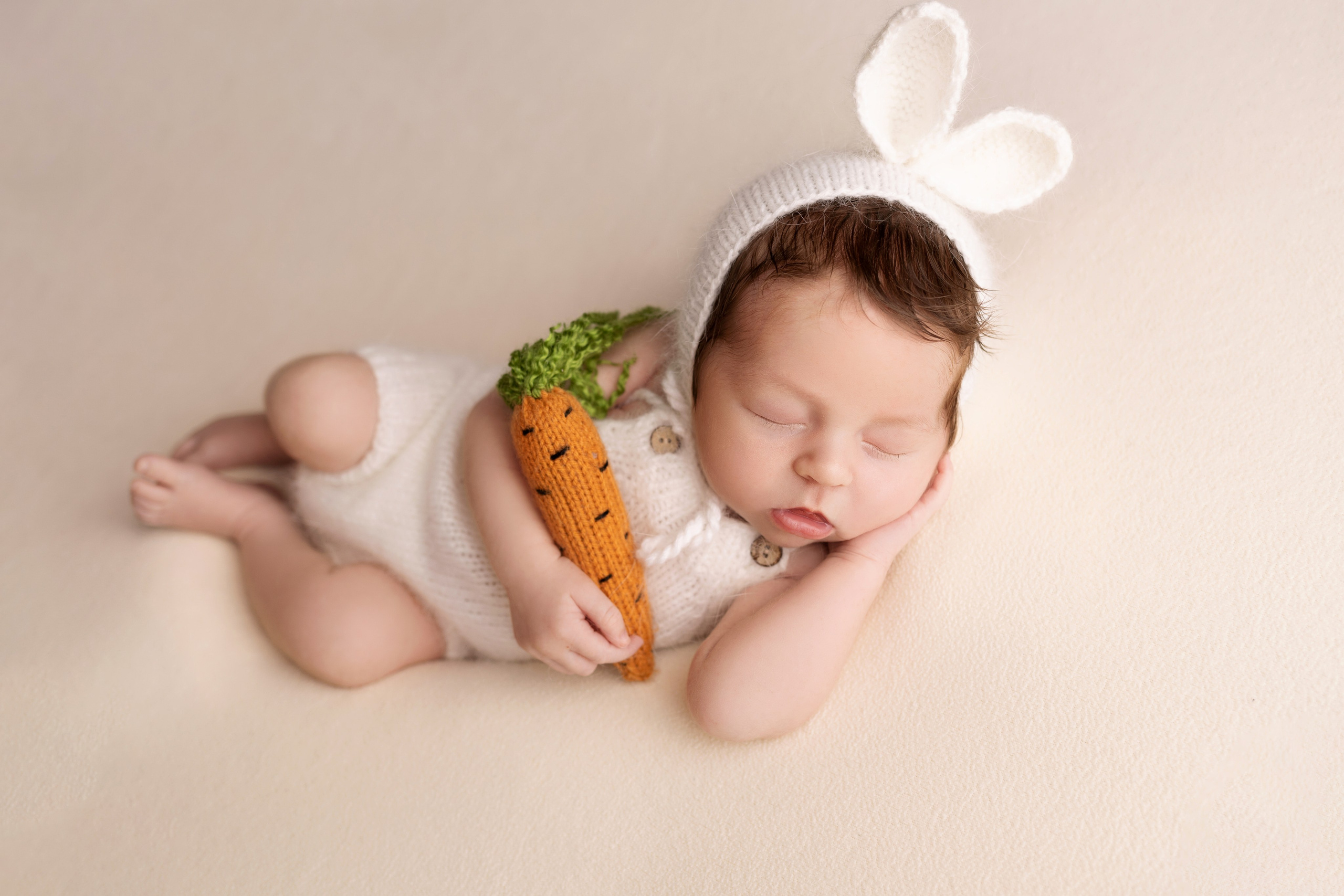 Классическая фотосессия малыша. Фотограф новорожденных малышей в Омске и Омской области Эльвира Камаева