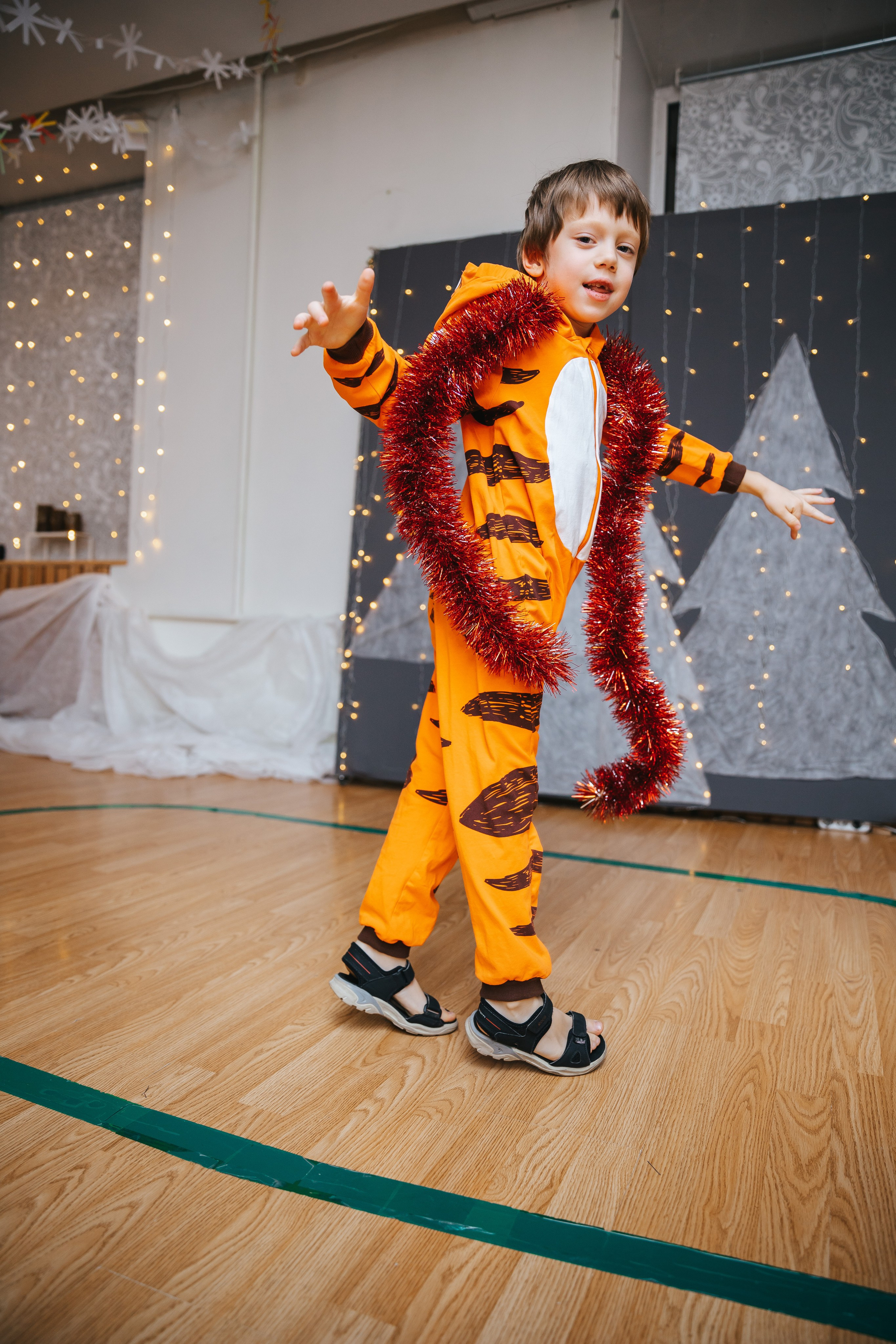 Новогодний утренник в Монтессори-садике. Семейный lifestyle фотограф в Санкт-Петербурге Людмила Пахомова