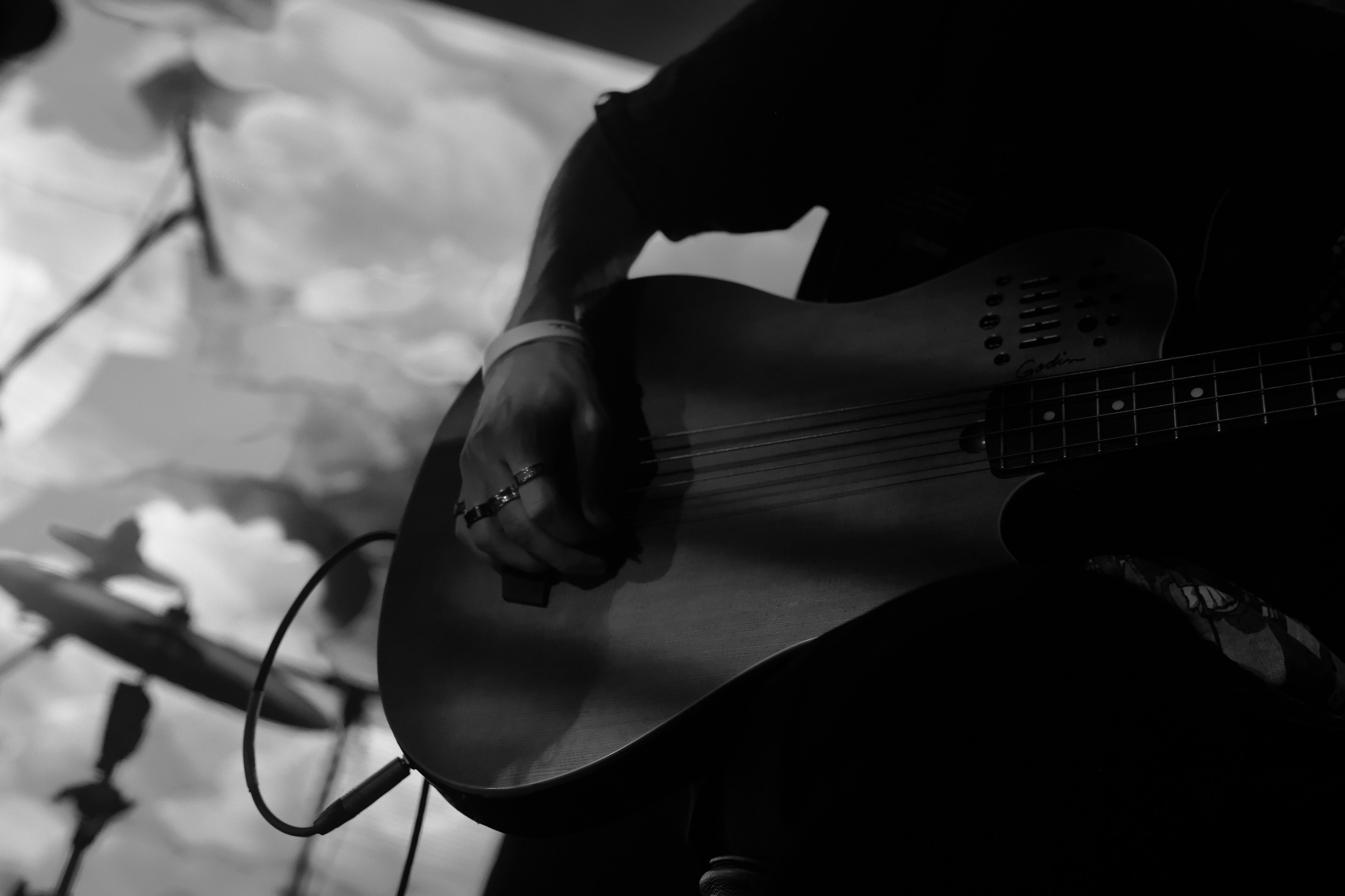 БЛАГОТВОРИТЕЛЬНЫЙ КОНЦЕРТ «ТРИ ДНЯ ДОЖДЯ» В 16 ТОННАХ