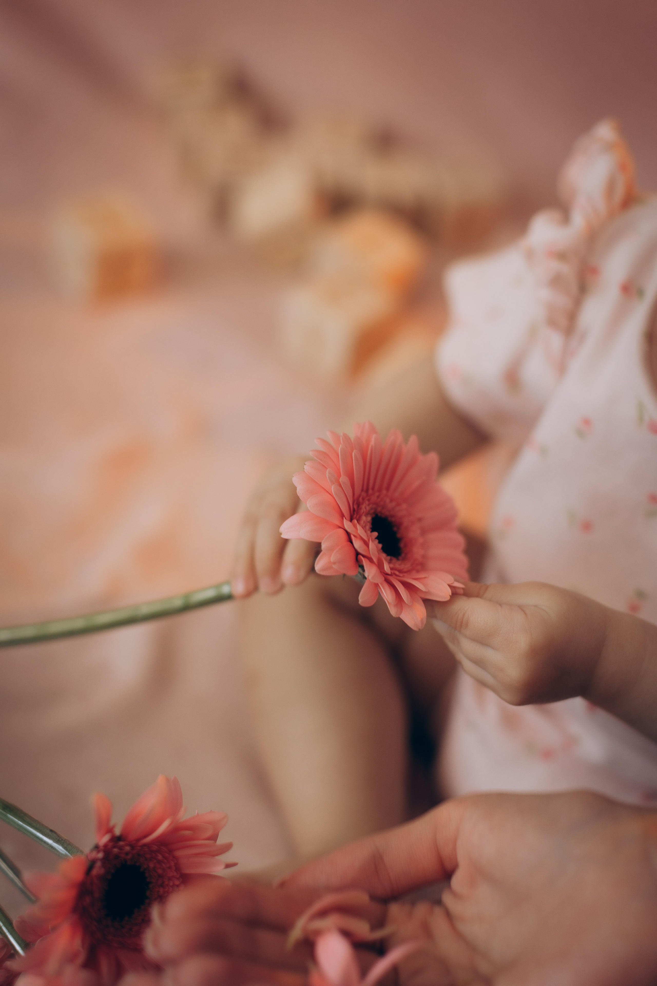 Мамины объятия (Про Ксению и Оливию). Семейный фотограф в Москве и Московской области Булычева Екатерина