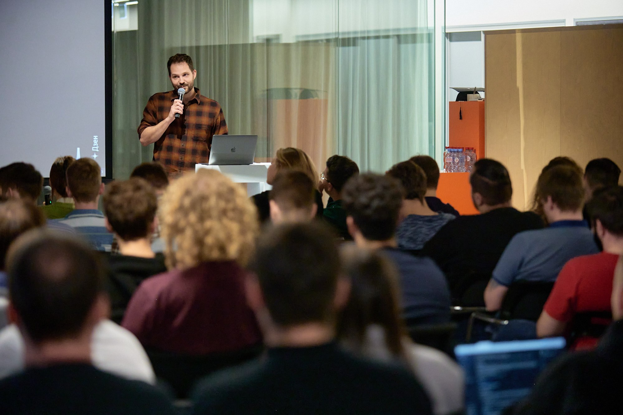 День программиста в Дзене. Репортажный фотограф в Москве Вадим Францев