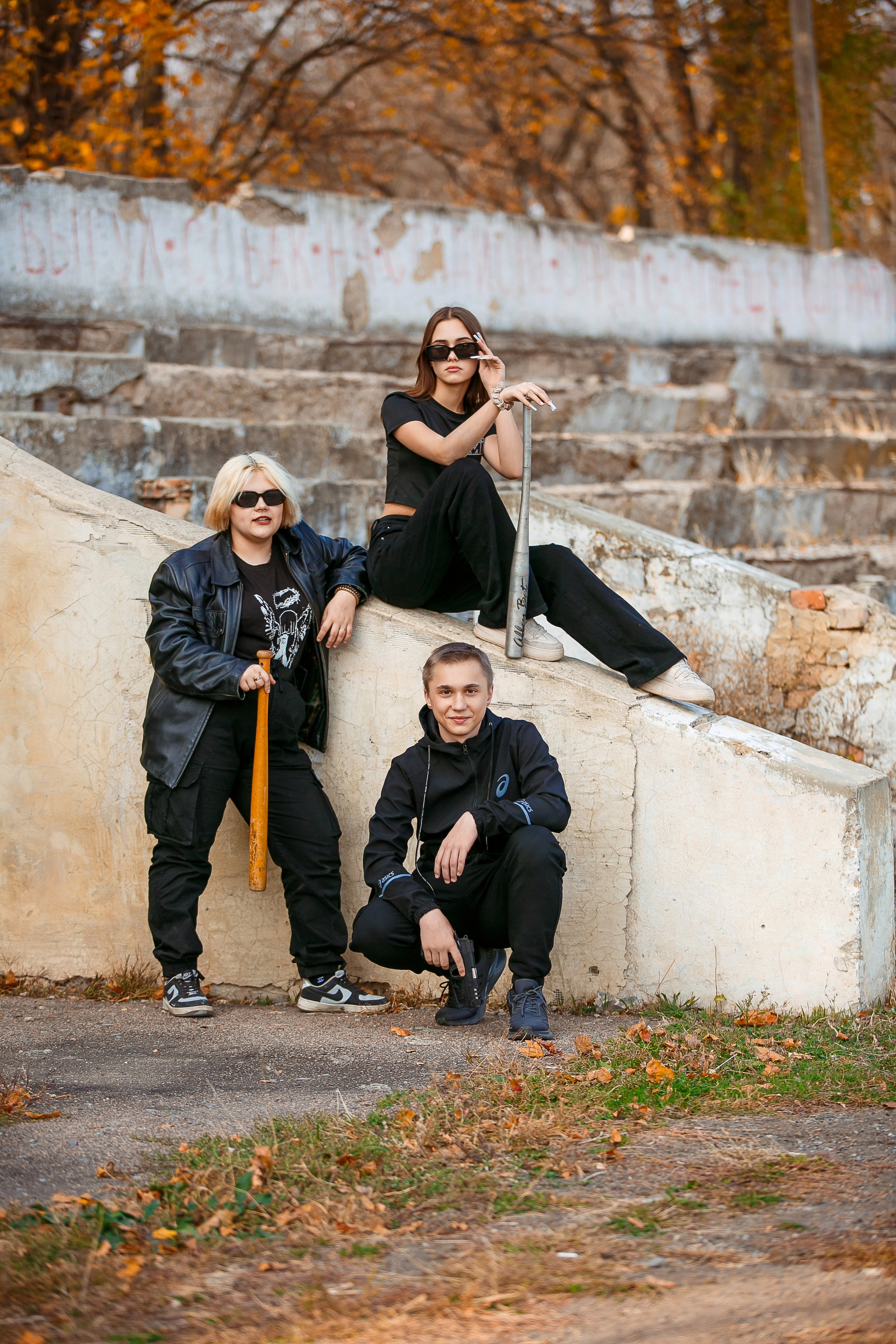 ЛЮДИ В ЧЕРНОМ. Выпускные альбомы в Донецке и ДНР. Фотограф Донецк и ДНР