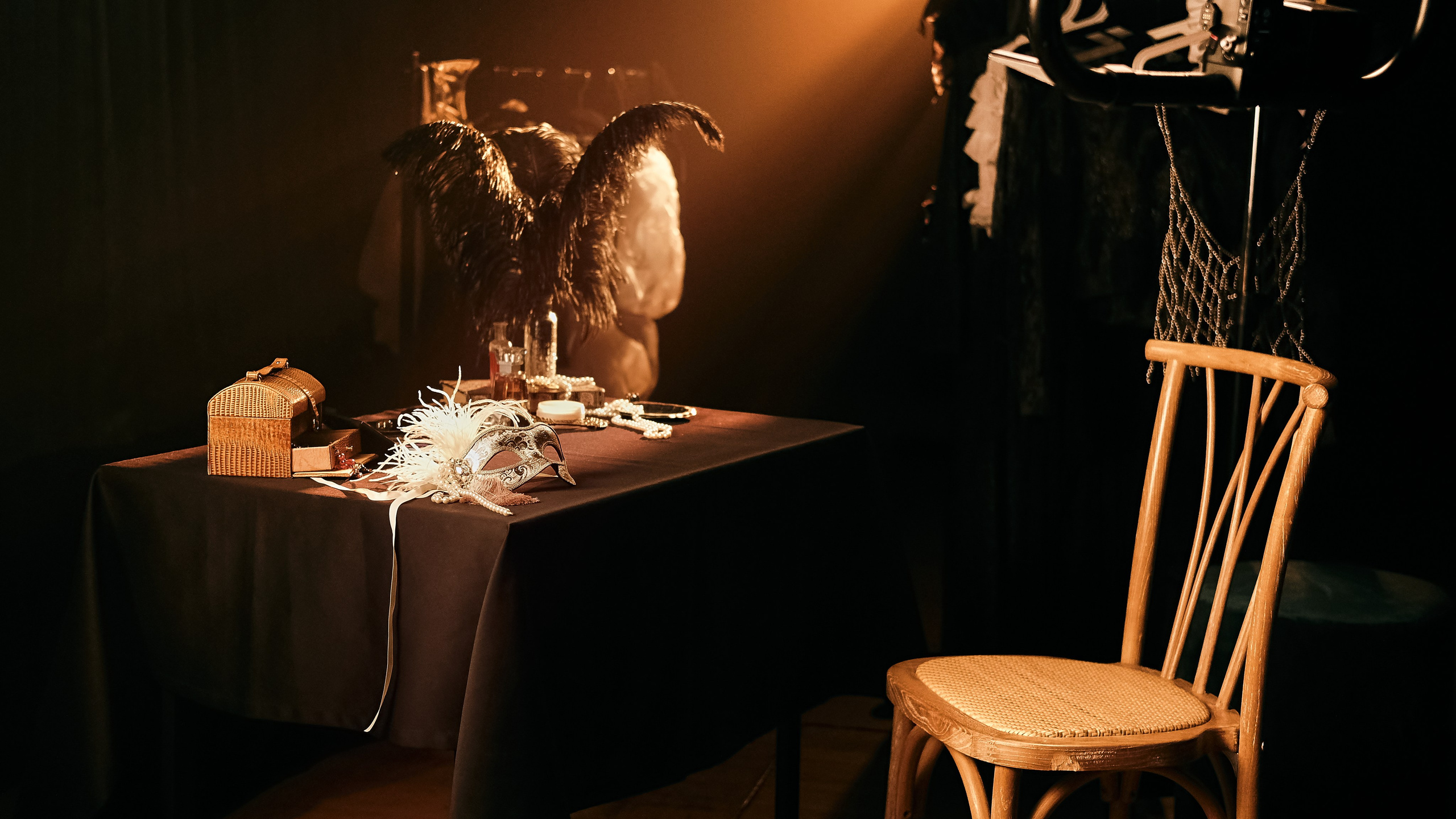 Elevate. Муз. клип «Маскарад». Сет дизайнер предметный фотограф в Москве Анна Андреева