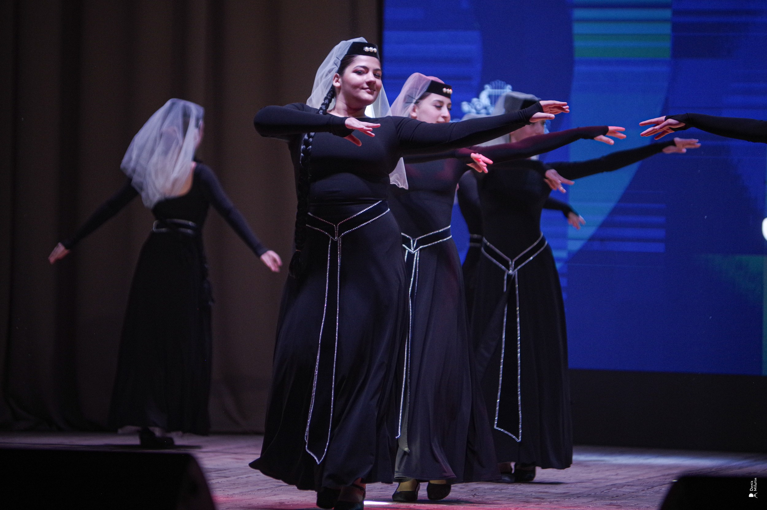 Танцы в Хоби. Портретный фотограф Денис Милютин