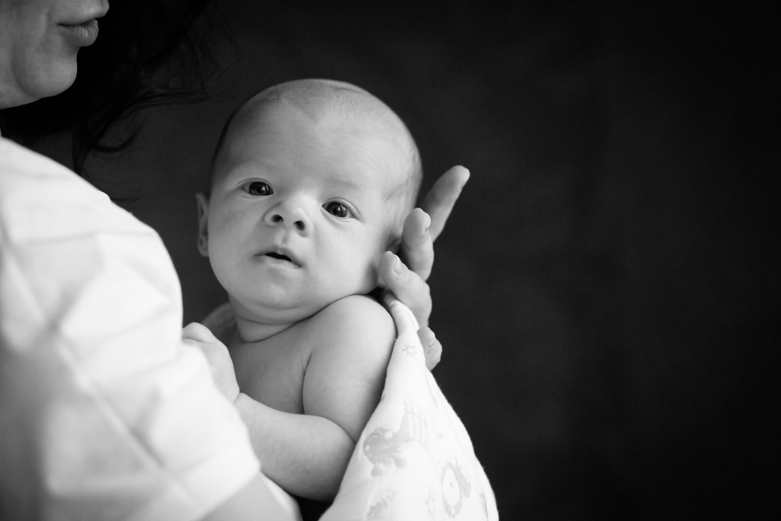 Черно-белая съемка новорожденной. Фотографы в Москве Светлана Устинова и Сергей Грачев