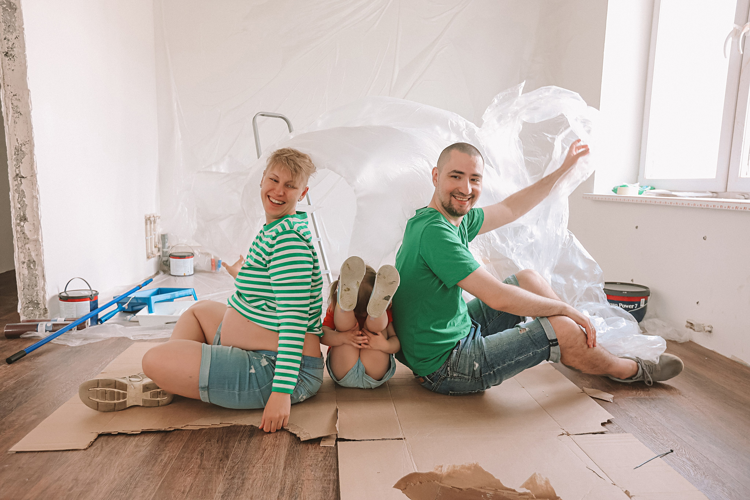 Ремонт. Семейный фотограф Тюмень, фотограф на роды Салмина Мария