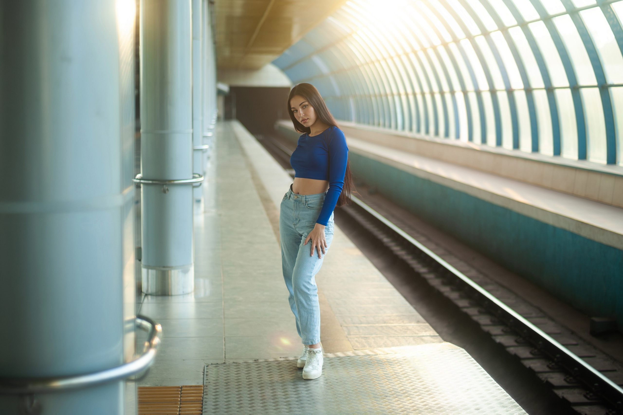 Диана в метро. Портретный креативный творческий фотограф в Казани Михаил Бушенев