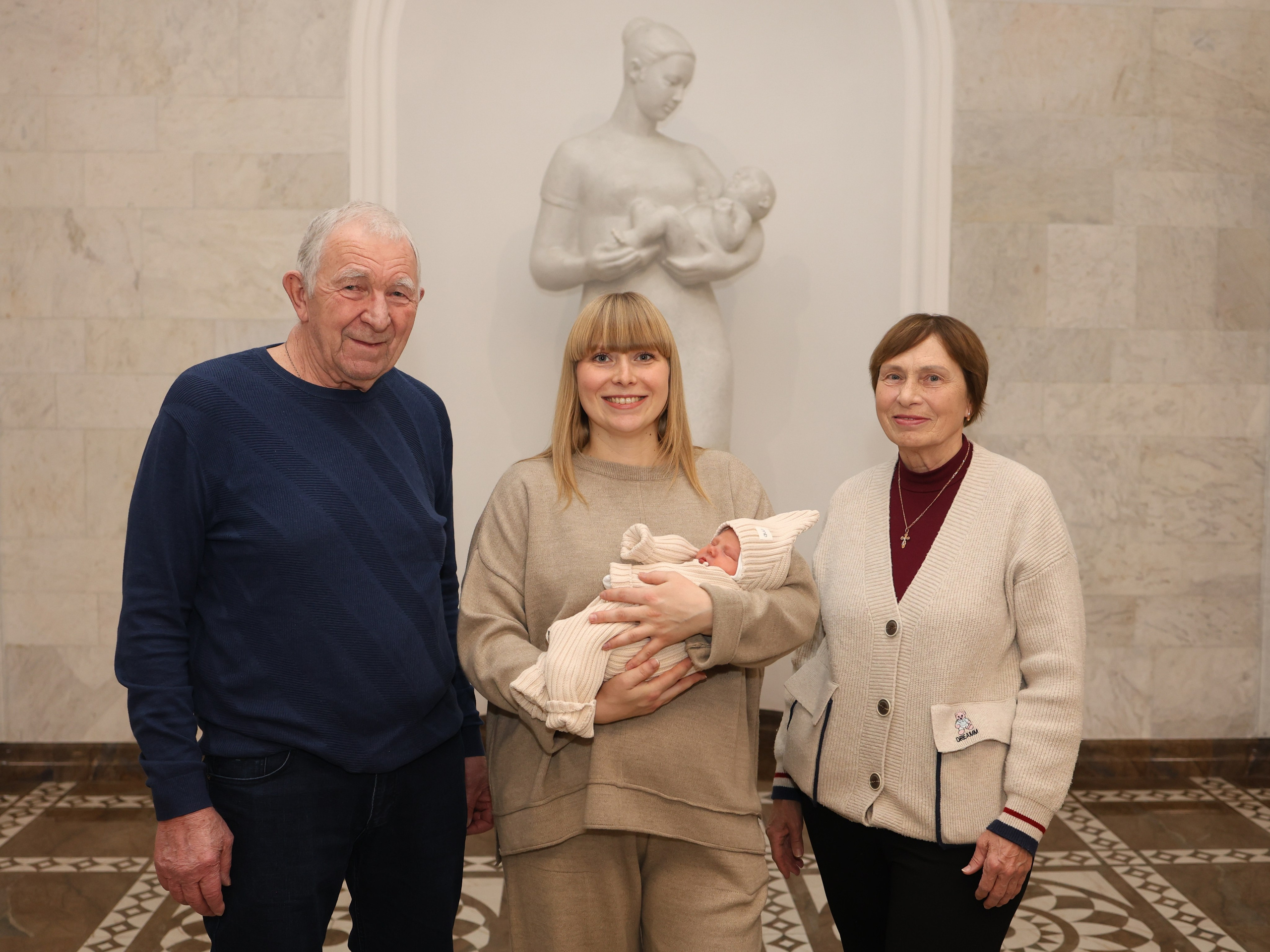 Выписка из роддома. Фотограф на крещение Москва