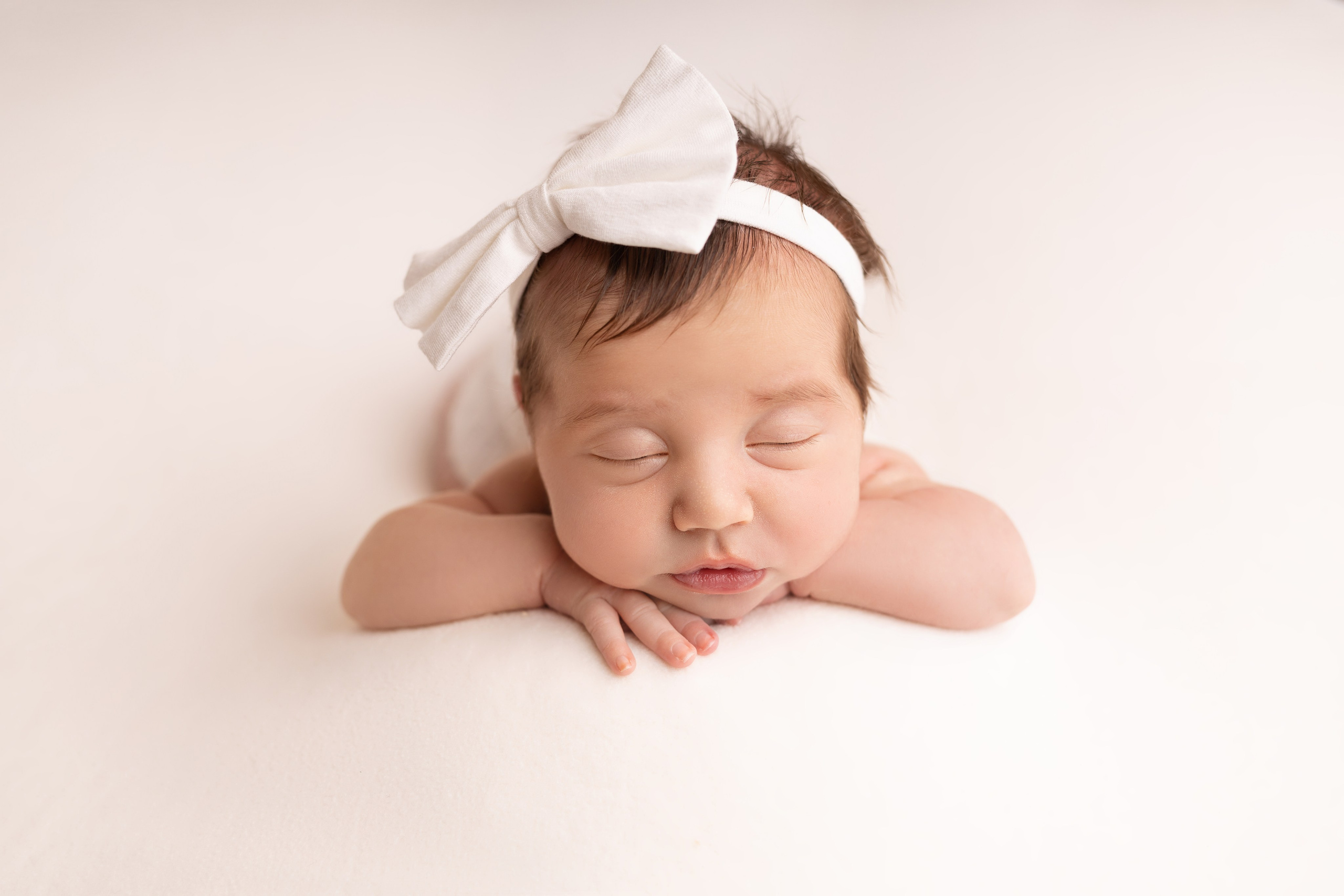 Классическая фотосессия малыша. Фотограф новорожденных малышей в Омске и Омской области Эльвира Камаева