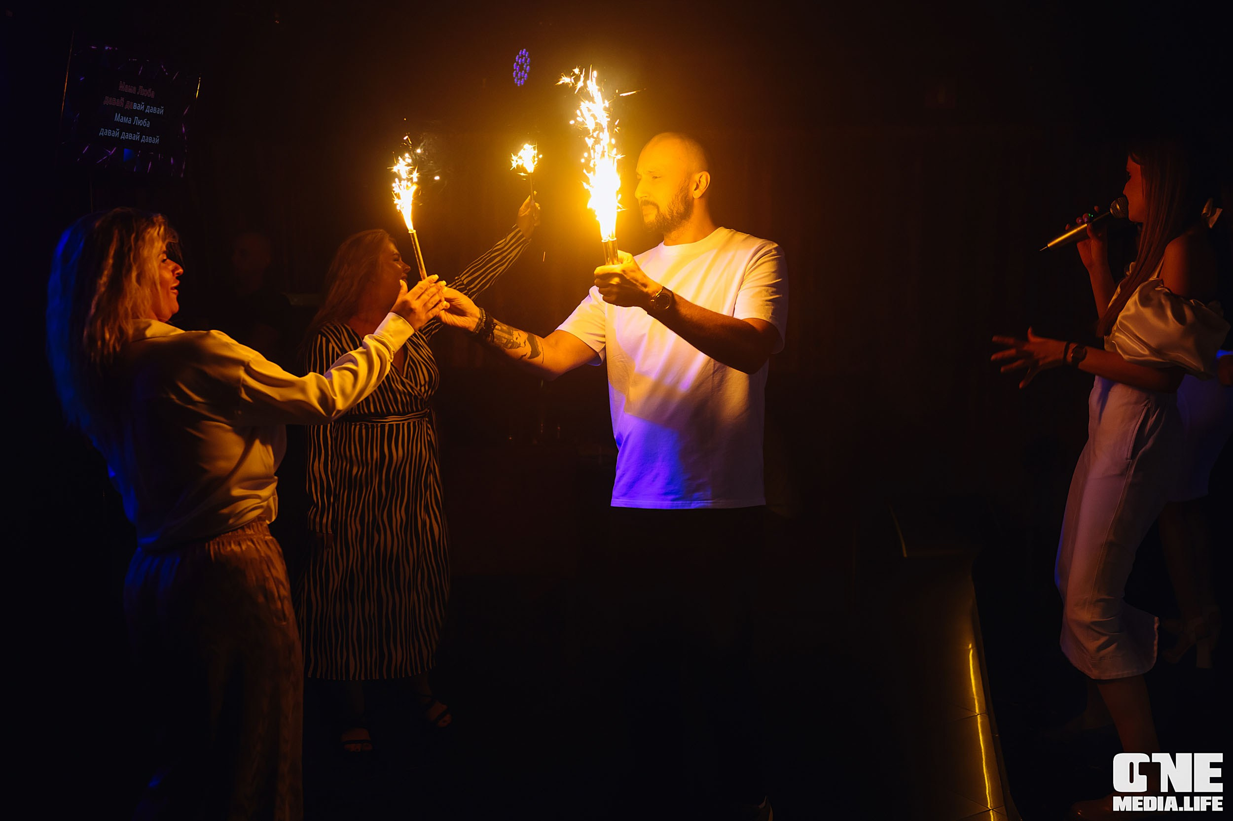 Фоторепортаж из караоке-клуба Эйфория. One Media Life: фоторепортажи, фотоотчеты с мероприятий и заведений