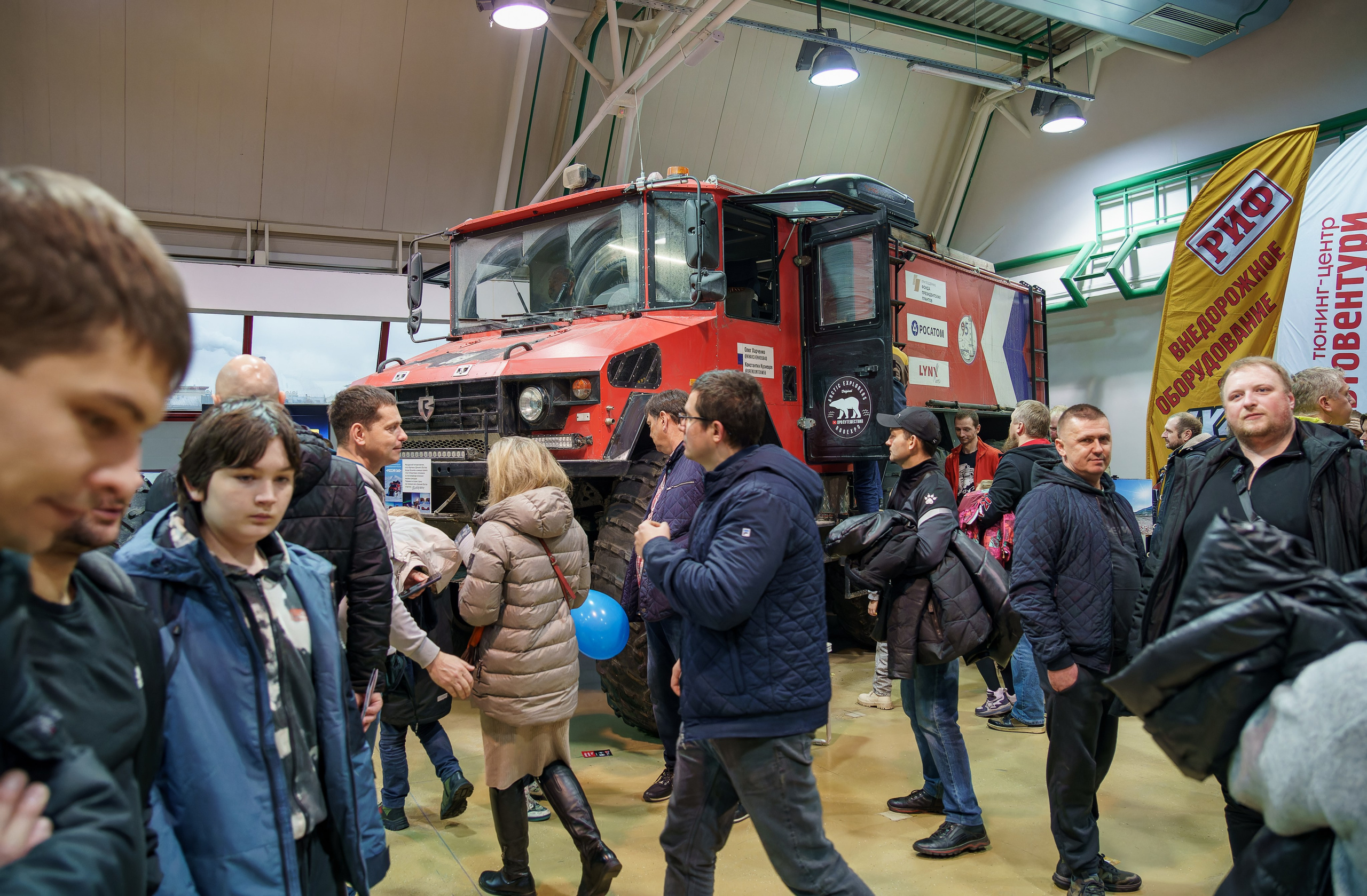 Прогулка по выставке «Поехали 2024 год». «Студия DRONAVT`s» — видеосъёмка и фотография г. Москва