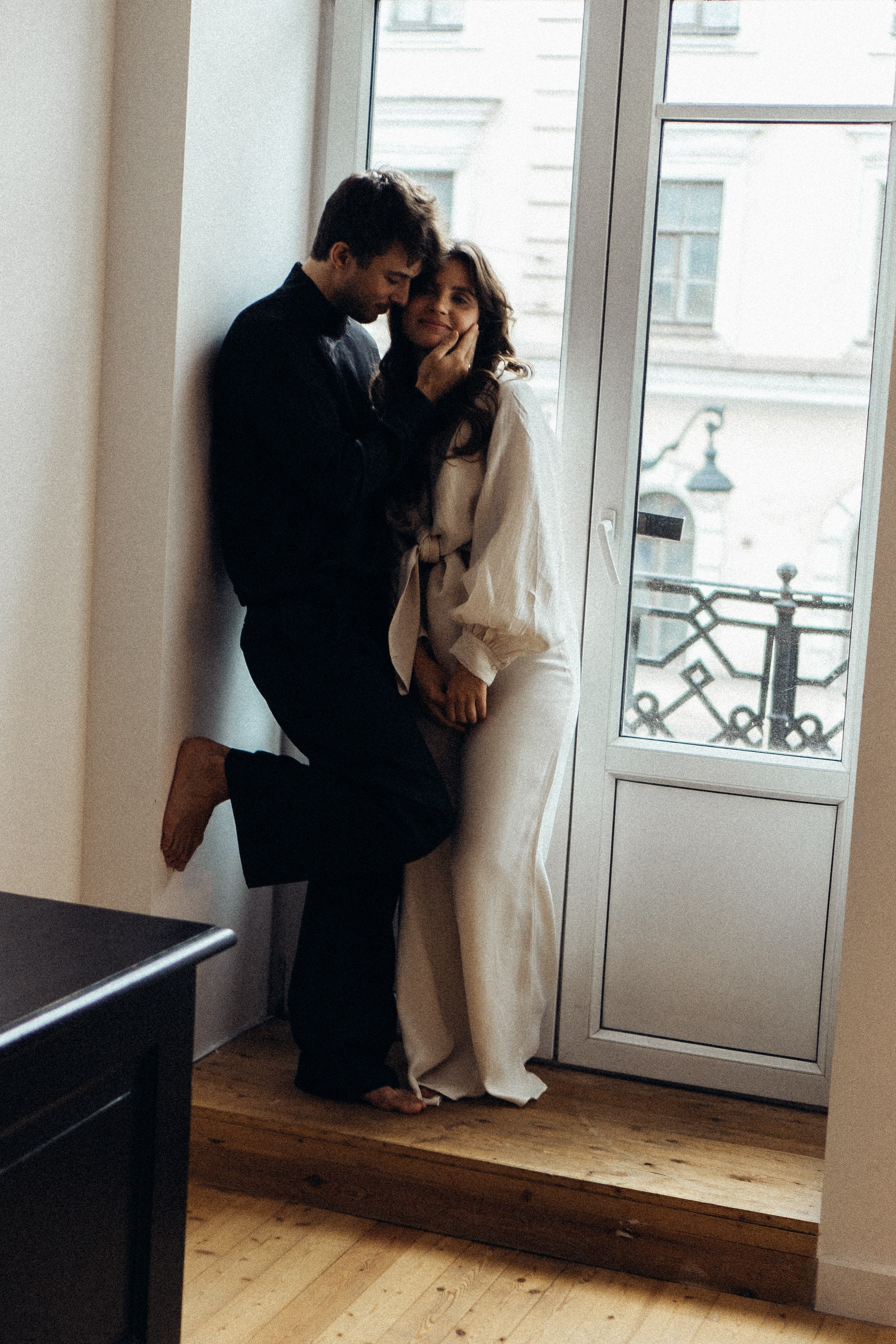 УТРО ЖЕНИХА И НЕВЕСТЫ В ПИТЕРСКОЙ КВАРТИРЕ И СЬЕМКА С СВАДЕБНЫХ ОБРАЗАХ. Профессиональный фотограф, Санкт-Петербург — Виктория Богомолова