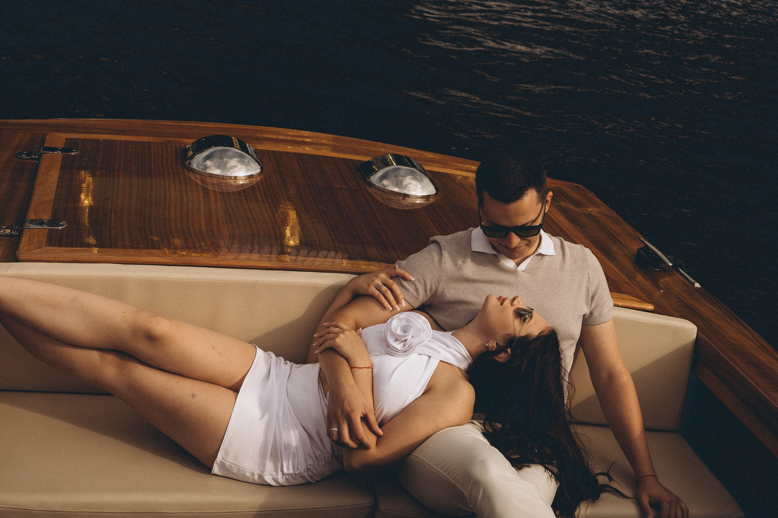 СВАДЕНБНАЯ СЬЕМКА НА КАТЕРЕ ПО КАНАЛАМ САНКТ-ПЕТЕРБУРГА И В АКВАТОРИИ НЕВЫ. Профессиональный фотограф, Санкт-Петербург — Виктория Богомолова