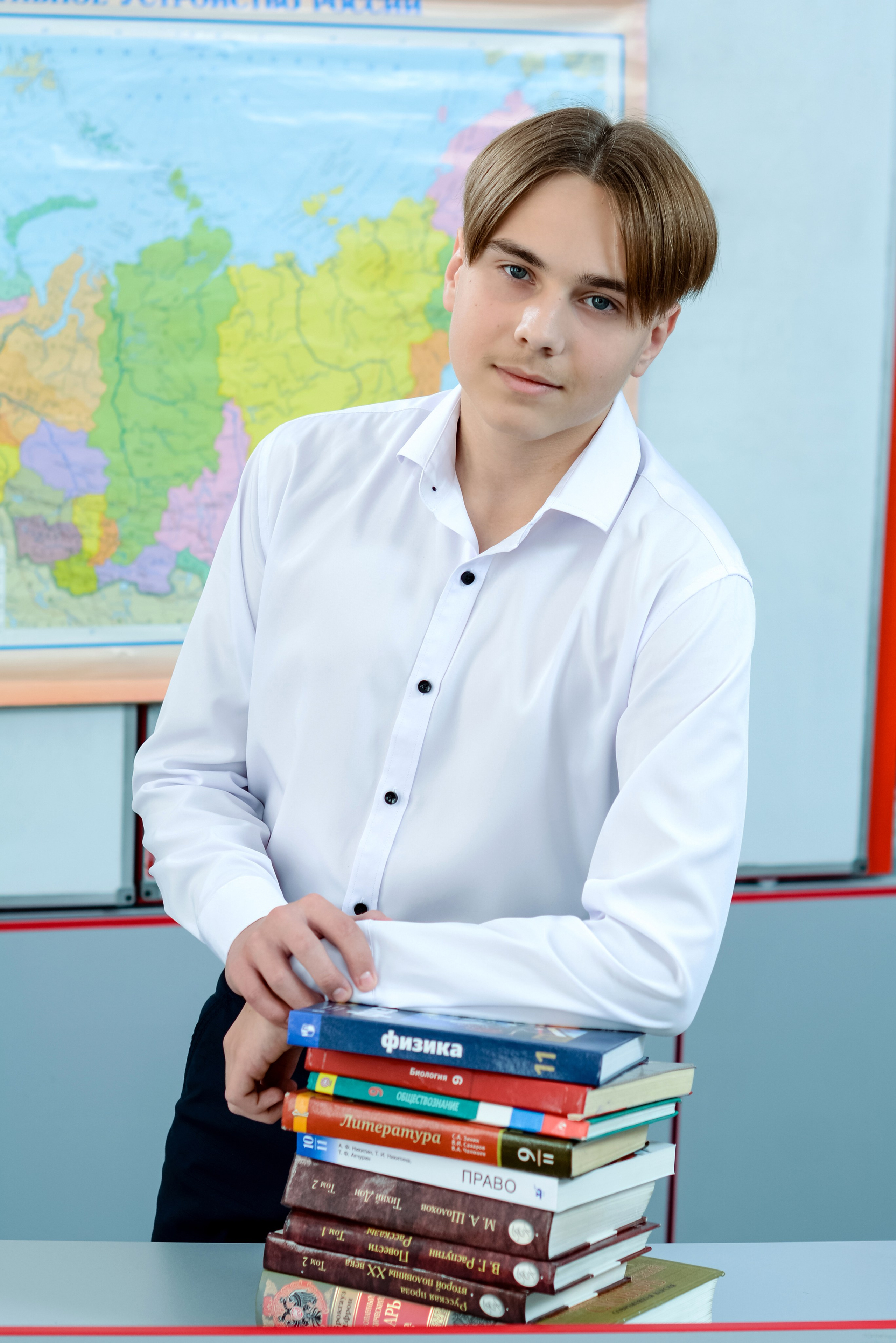 Фотосессия для выпускного альбома в классной комнате. Вячеслав Скрипник Фотограф Краснодар