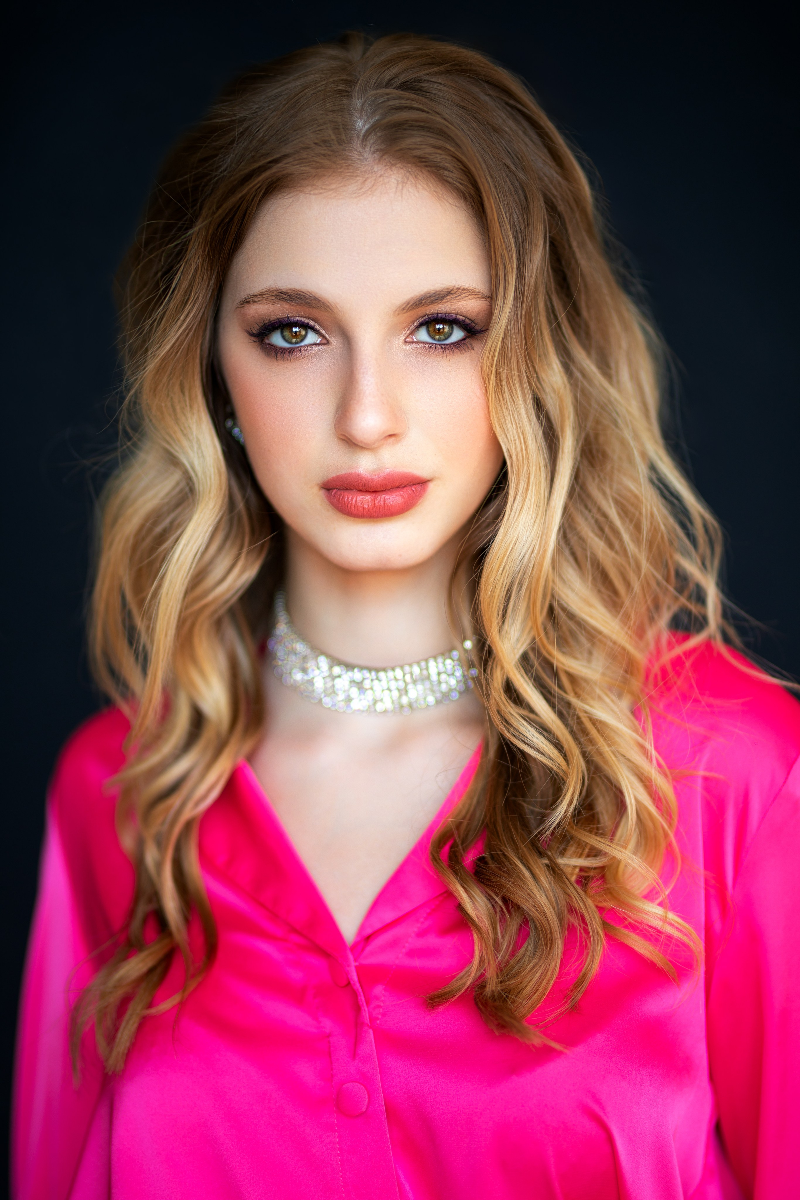 Съемка с Ксенией в студии с минимальным интерьером в формате для «себя»