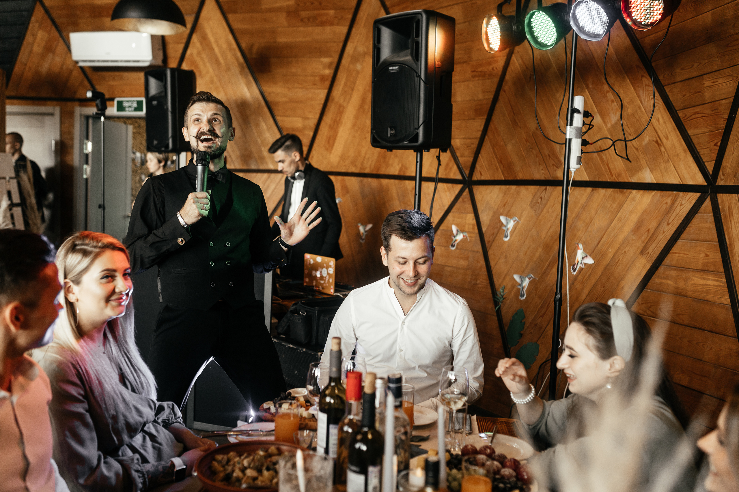 Свадебный фотограф Уфа — Руслан ГабдлисламовЖивые эмоции, красивые кадры, воспоминания на всю жизнь.Работаю по всей Республике Башкортоста. Свадебный фотограф Уфа Руслан Габдлисламов