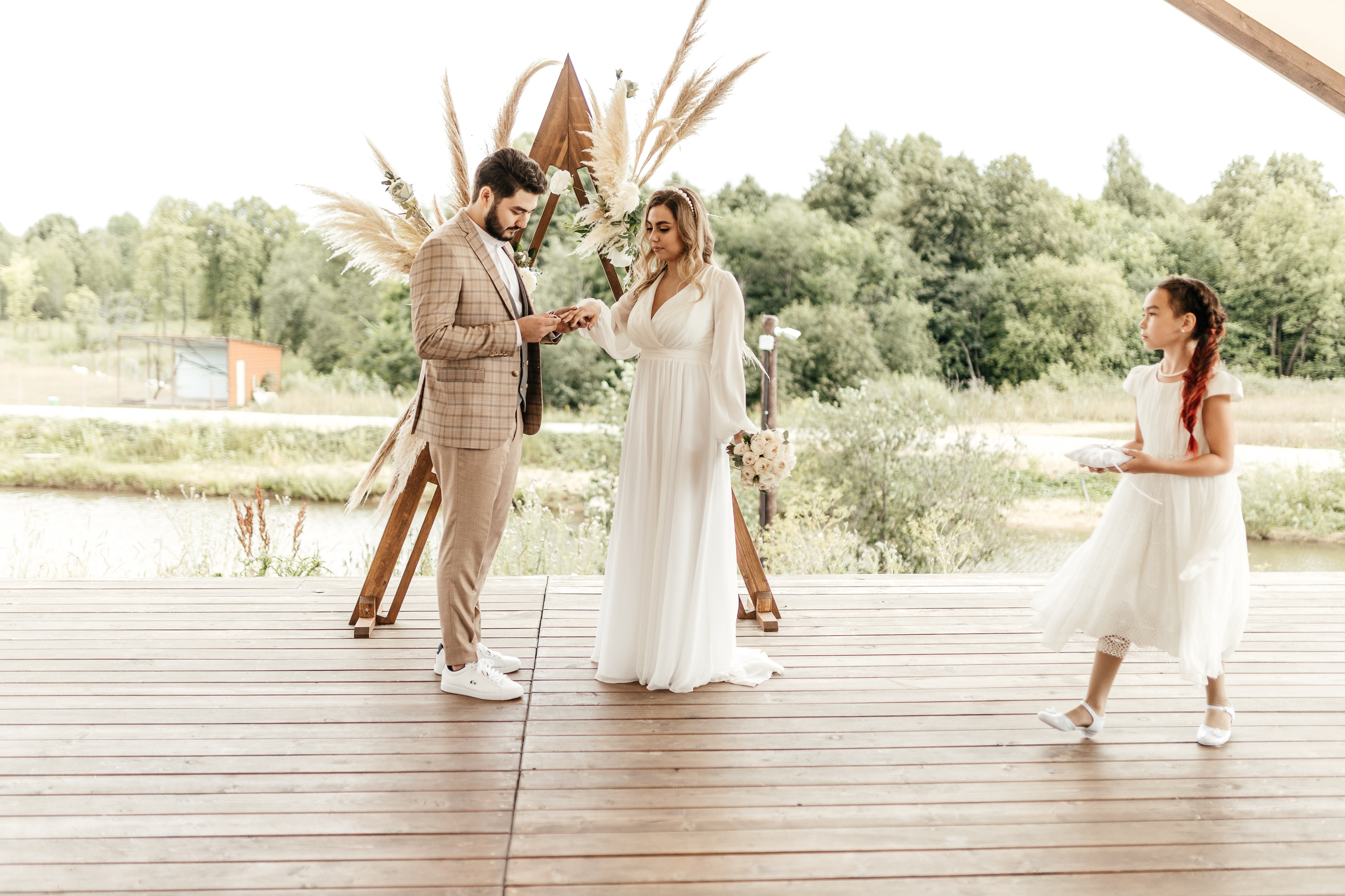 Свадебный фотограф Уфа — Руслан ГабдлисламовЖивые эмоции, красивые кадры, воспоминания на всю жизнь.Работаю по всей Республике Башкортоста. Свадебный фотограф Уфа Руслан Габдлисламов