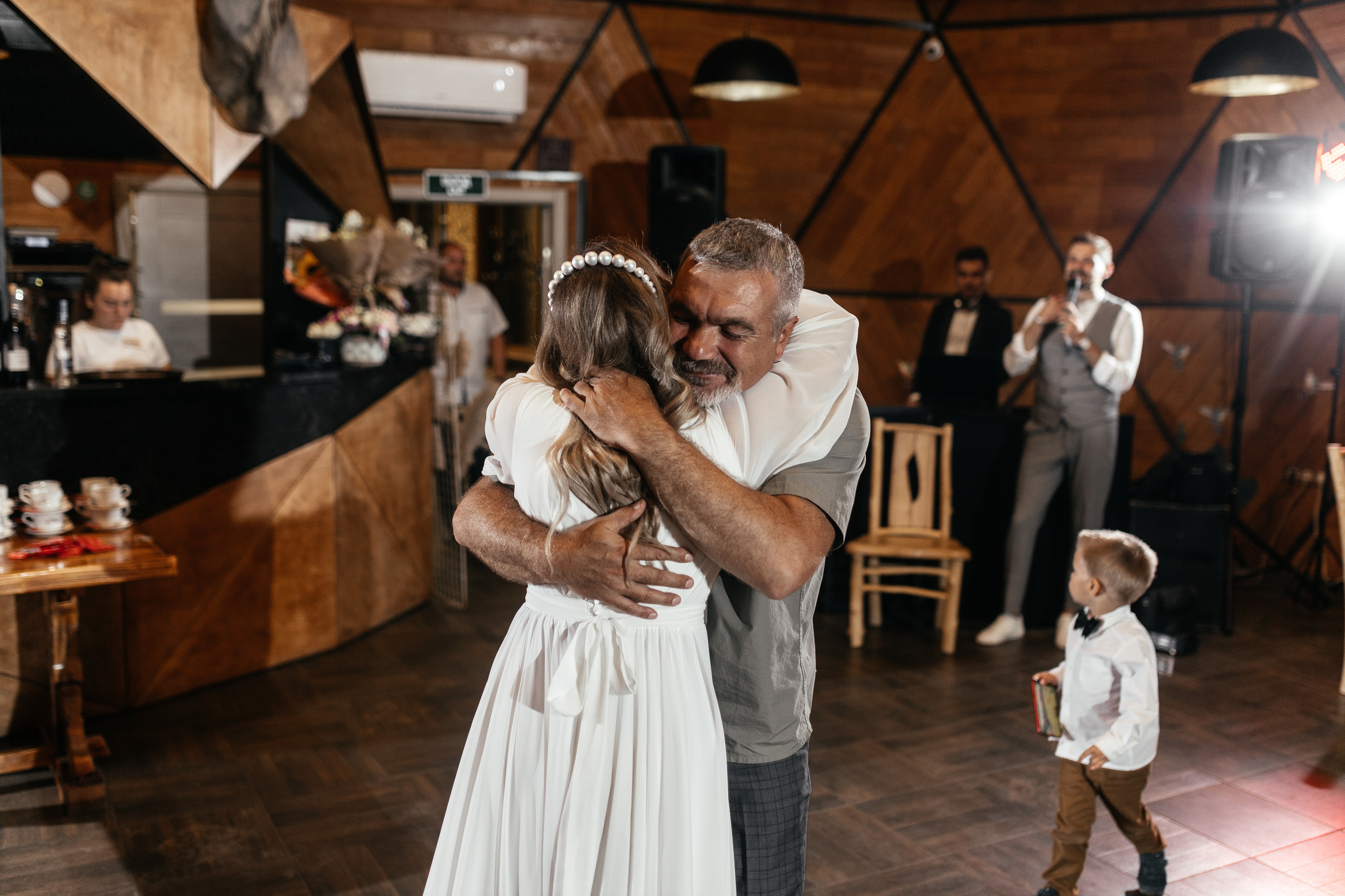 Свадебный фотограф Уфа — Руслан ГабдлисламовЖивые эмоции, красивые кадры, воспоминания на всю жизнь.Работаю по всей Республике Башкортоста. Свадебный фотограф Уфа Руслан Габдлисламов