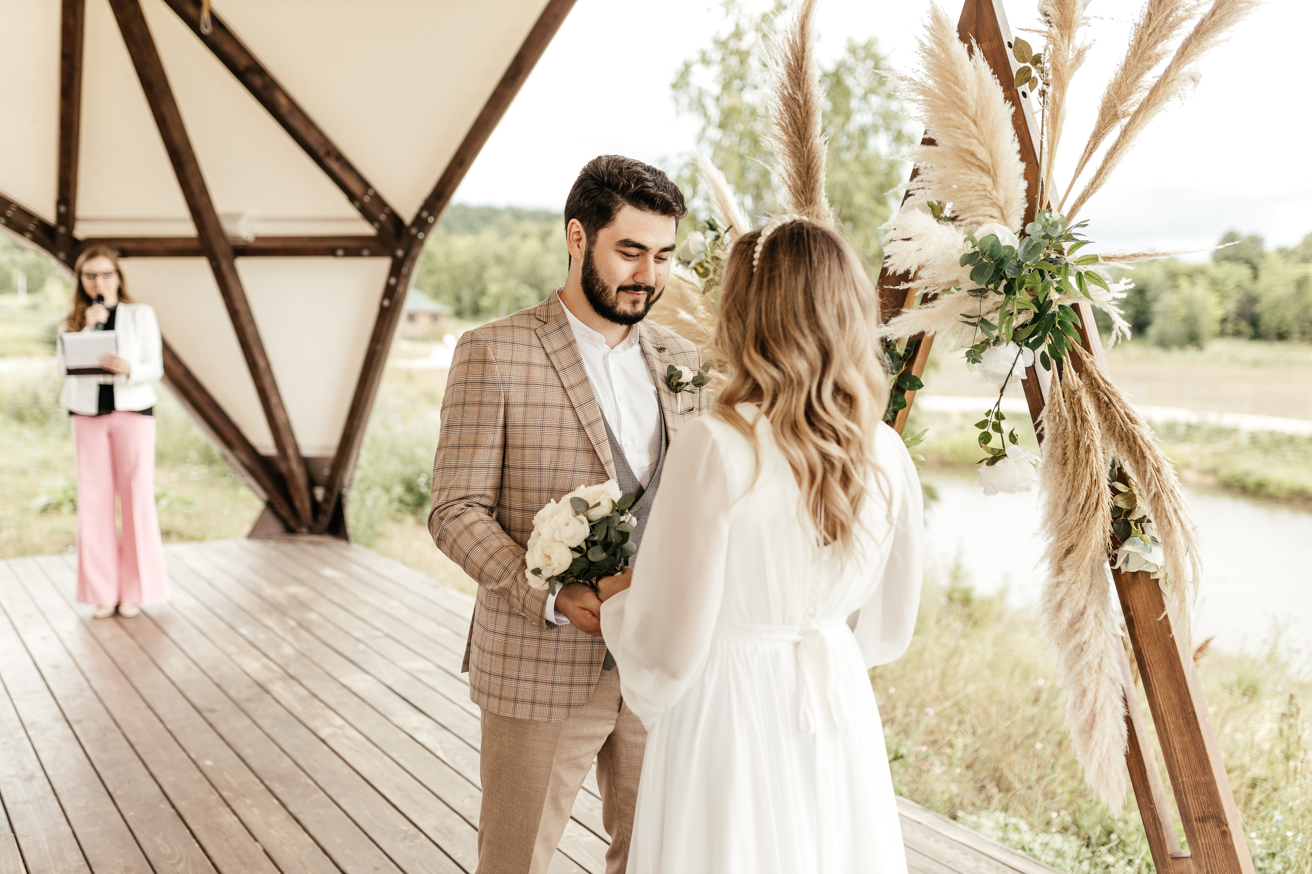 Свадебный фотограф Уфа — Руслан ГабдлисламовЖивые эмоции, красивые кадры, воспоминания на всю жизнь.Работаю по всей Республике Башкортоста. Свадебный фотограф Уфа Руслан Габдлисламов