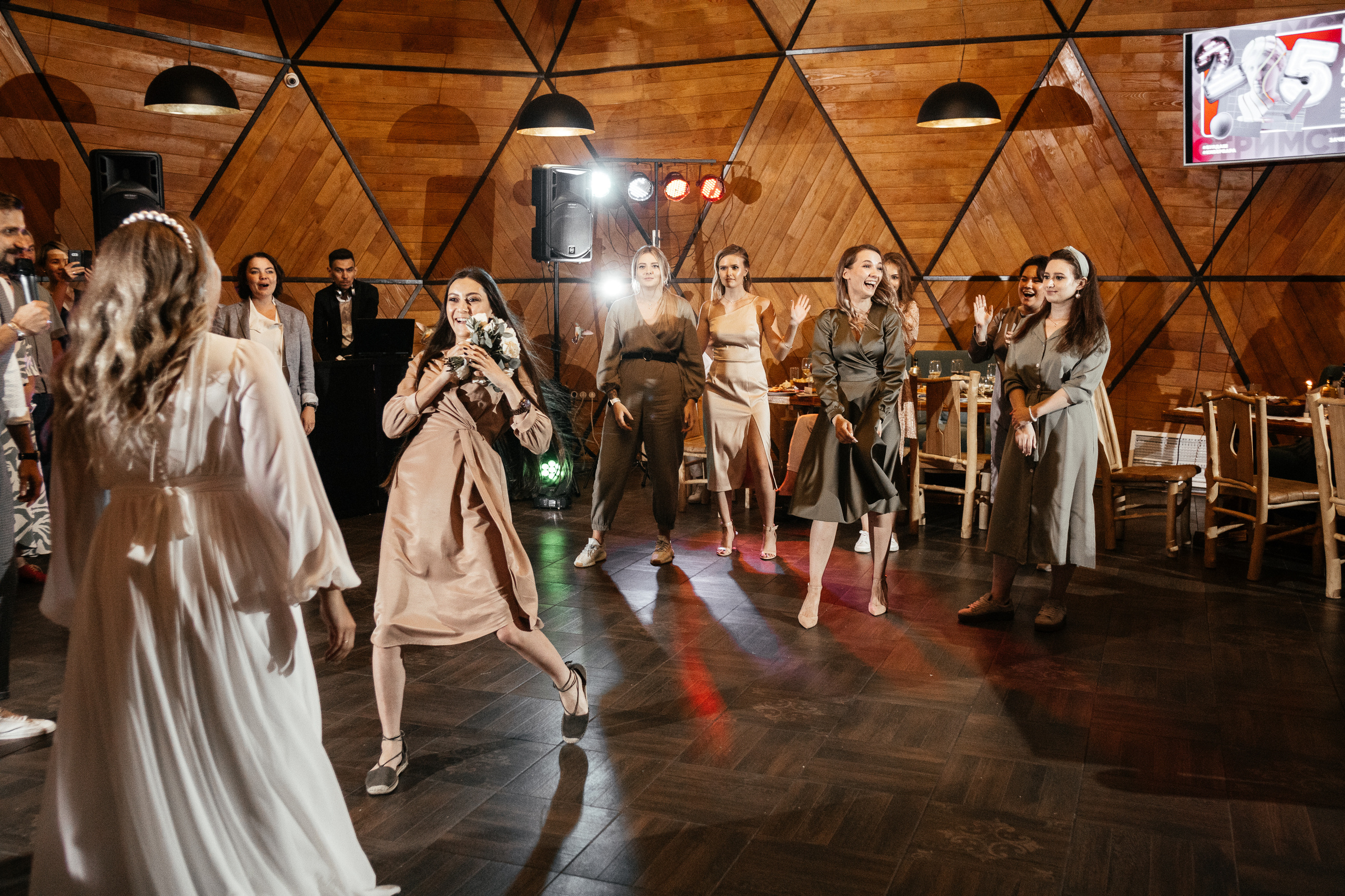 Свадебный фотограф Уфа — Руслан ГабдлисламовЖивые эмоции, красивые кадры, воспоминания на всю жизнь.Работаю по всей Республике Башкортоста. Свадебный фотограф Уфа Руслан Габдлисламов