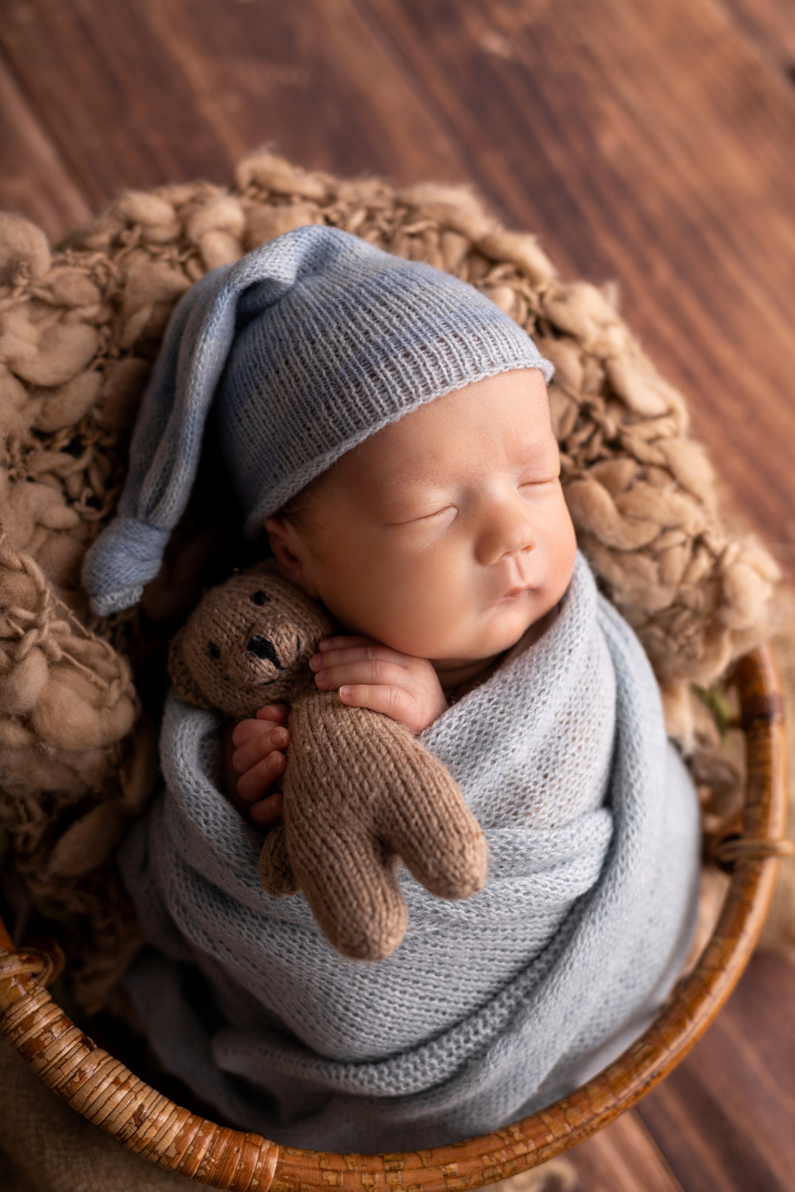 Фотосъемка двойни. Фотограф новорожденных малышей в Омске и Омской области Эльвира Камаева