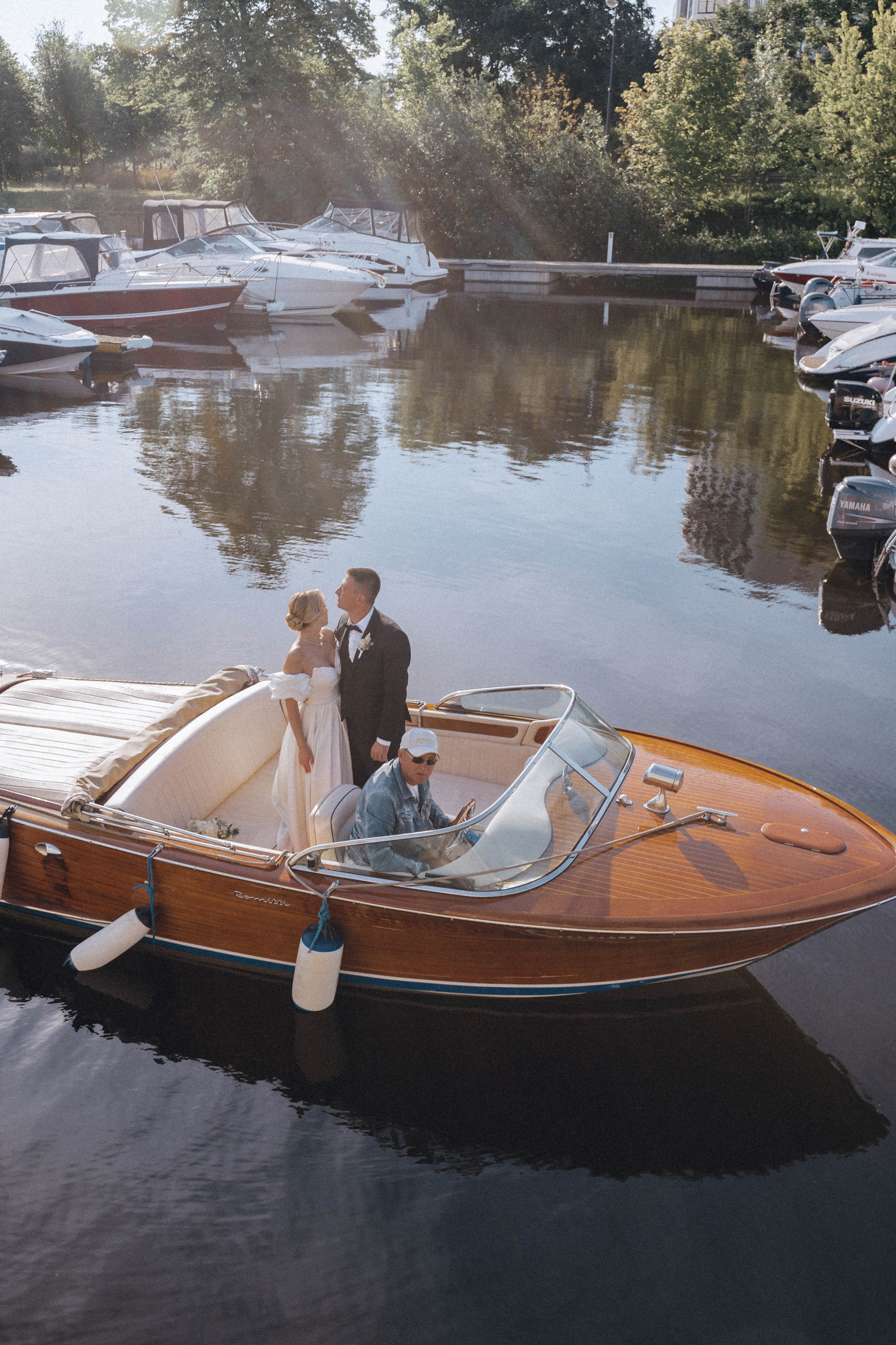 СВАДЕНБНАЯ СЬЕМКА НА КАТЕРЕ ПО КАНАЛАМ САНКТ-ПЕТЕРБУРГА И В АКВАТОРИИ НЕВЫ. Профессиональный фотограф, Санкт-Петербург — Виктория Богомолова