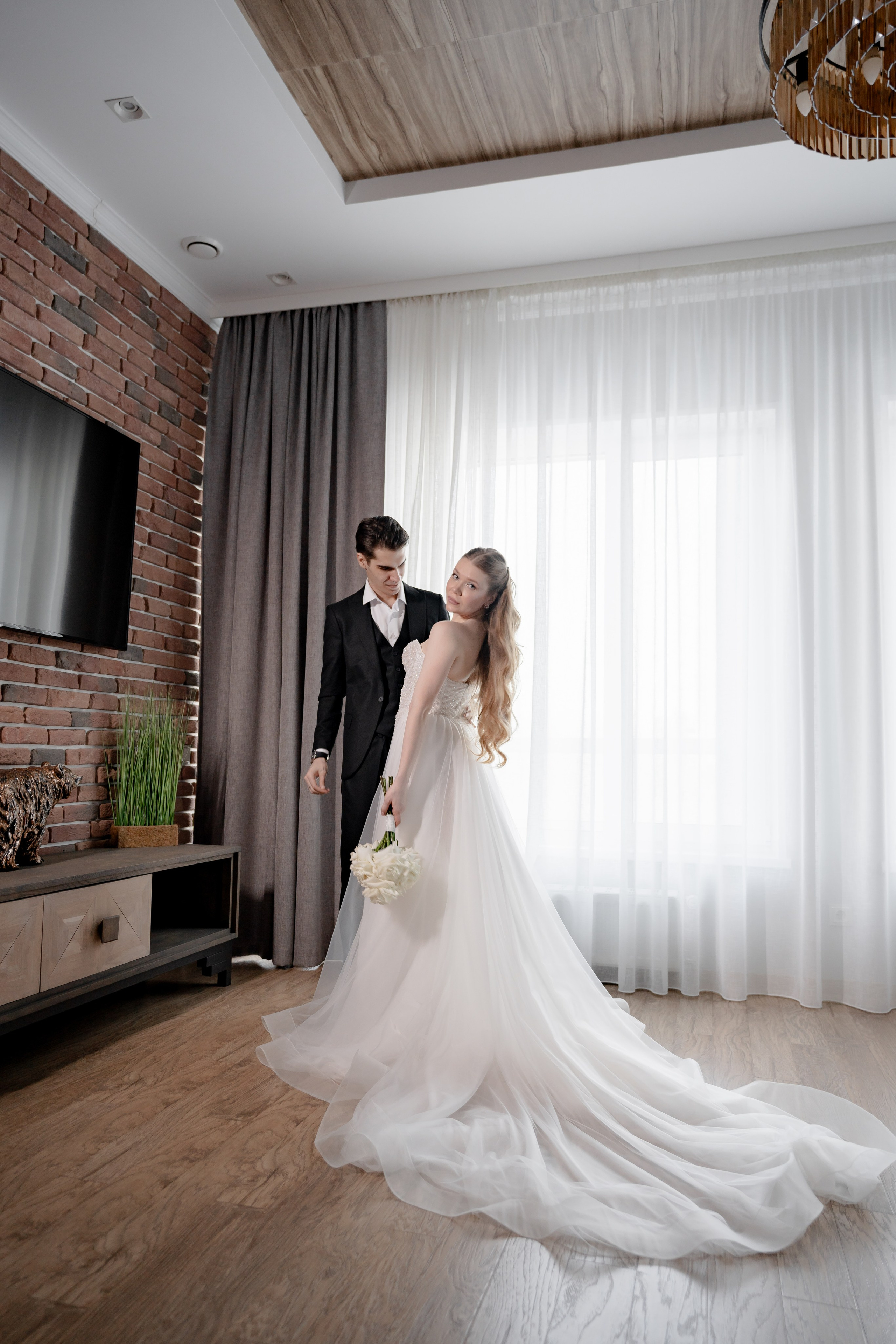 СВАДЕБНАЯ СЬЕМКА СБОРОВ В ОТЕЛЕ И ВЫЕЗД НА ЦЕРЕМОНИЮ (СНЯТО В СИБИРЕ В НИЖНЕВАРТОВСКЕ). Профессиональный фотограф, Санкт-Петербург — Виктория Богомолова
